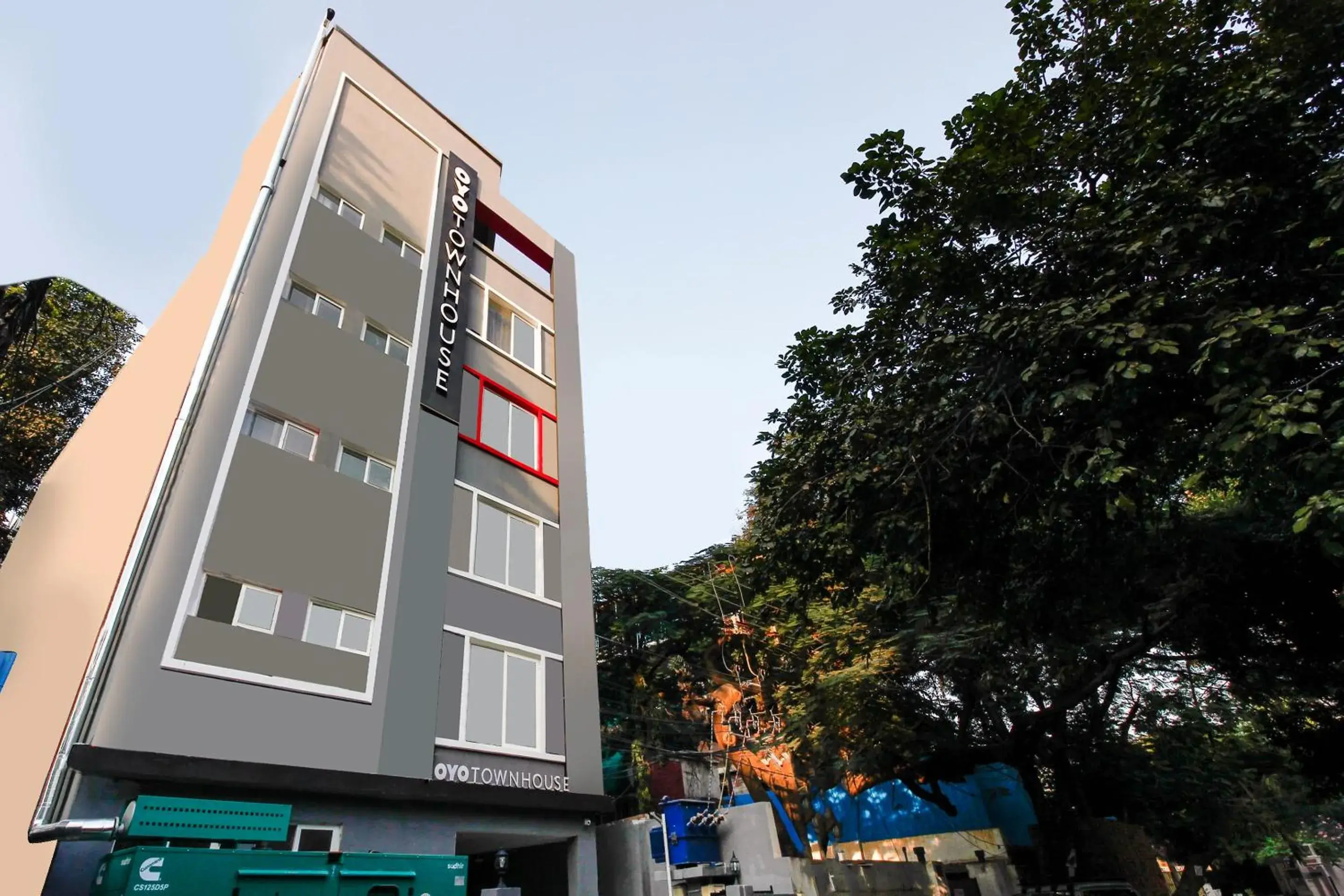 Facade/entrance in Super Townhouse RCC Elite Facade/entrance in Super Townhouse RCC Elite