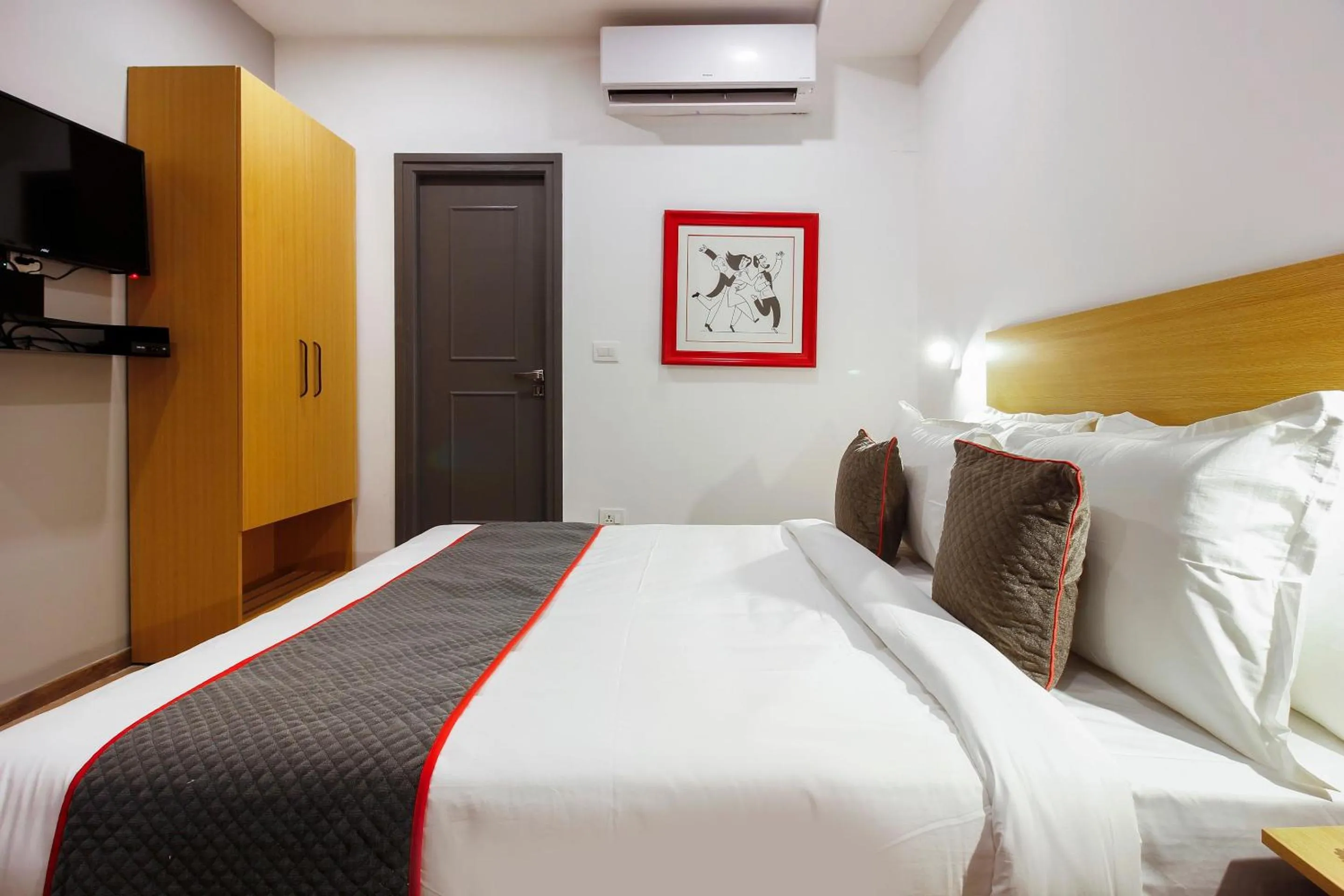 Bedroom, Bed in Super Townhouse RCC Elite