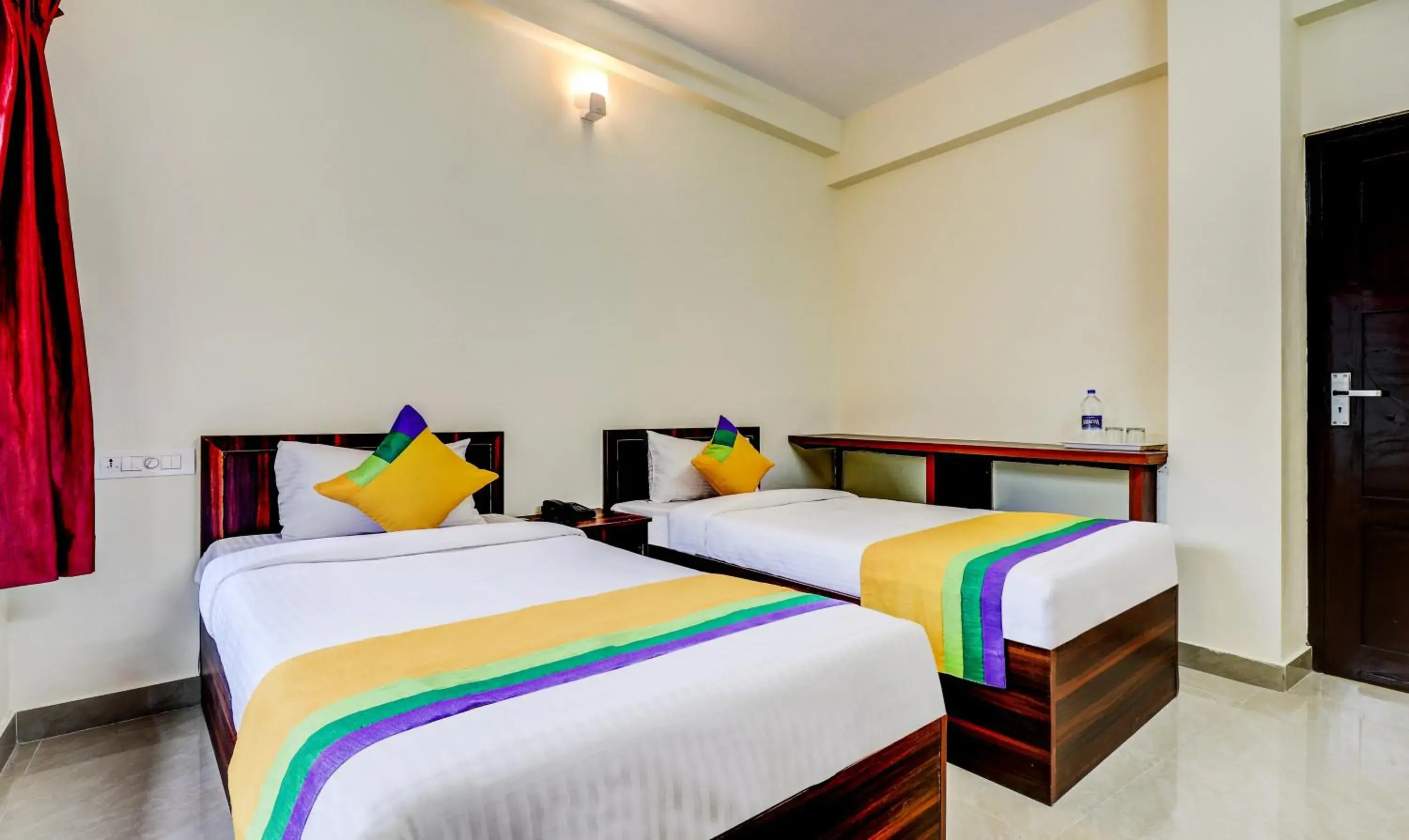 Photo of the whole room, Bed in Itsy Hotels Rain Tulsi Stayz, Palarivattom Junction Photo of the whole room, Bed in Itsy Hotels Rain Tulsi Stayz, Palarivattom Junction