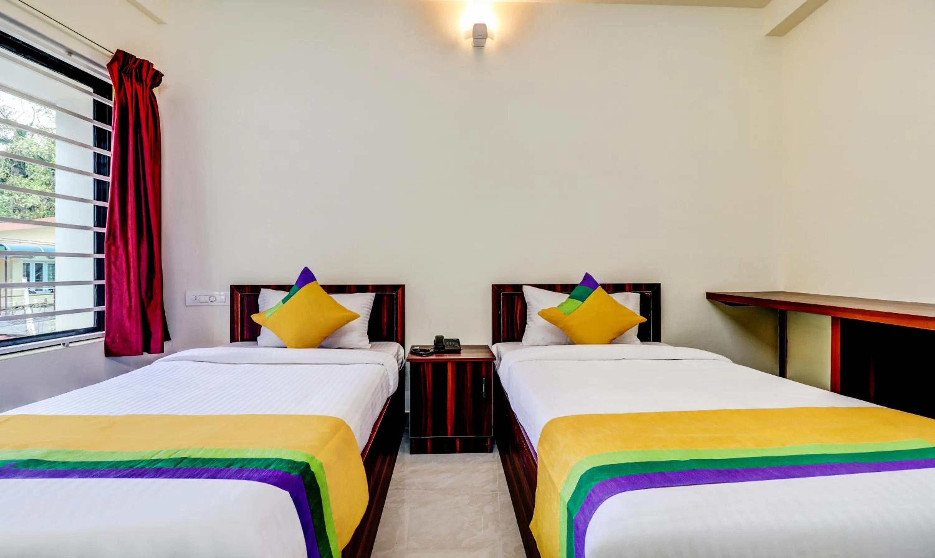 Bedroom, Bed in Itsy Hotels Rain Tulsi Stayz, Palarivattom Junction