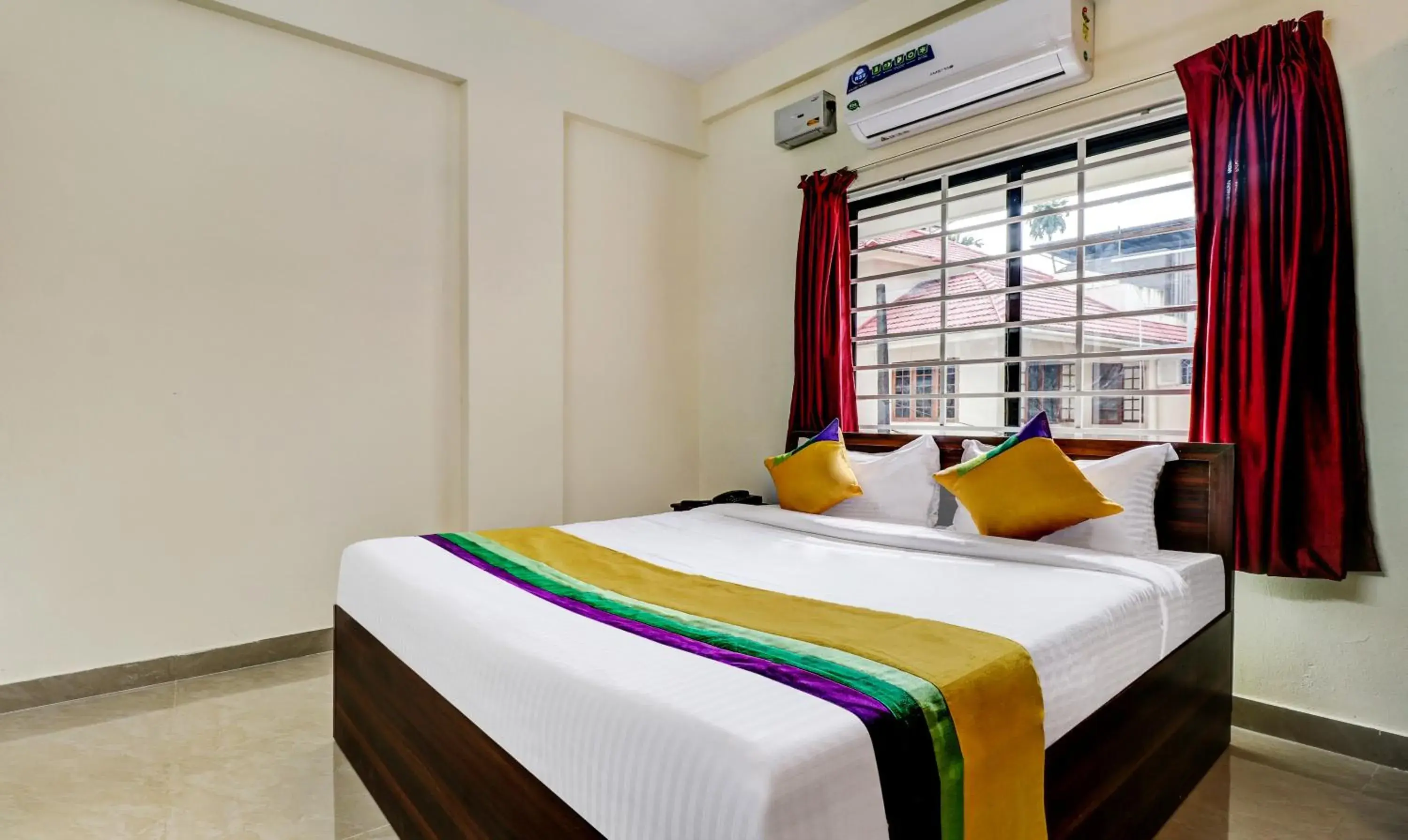Bedroom, Bed in Itsy Hotels Rain Tulsi Stayz, Palarivattom Junction Bedroom, Bed in Itsy Hotels Rain Tulsi Stayz, Palarivattom Junction