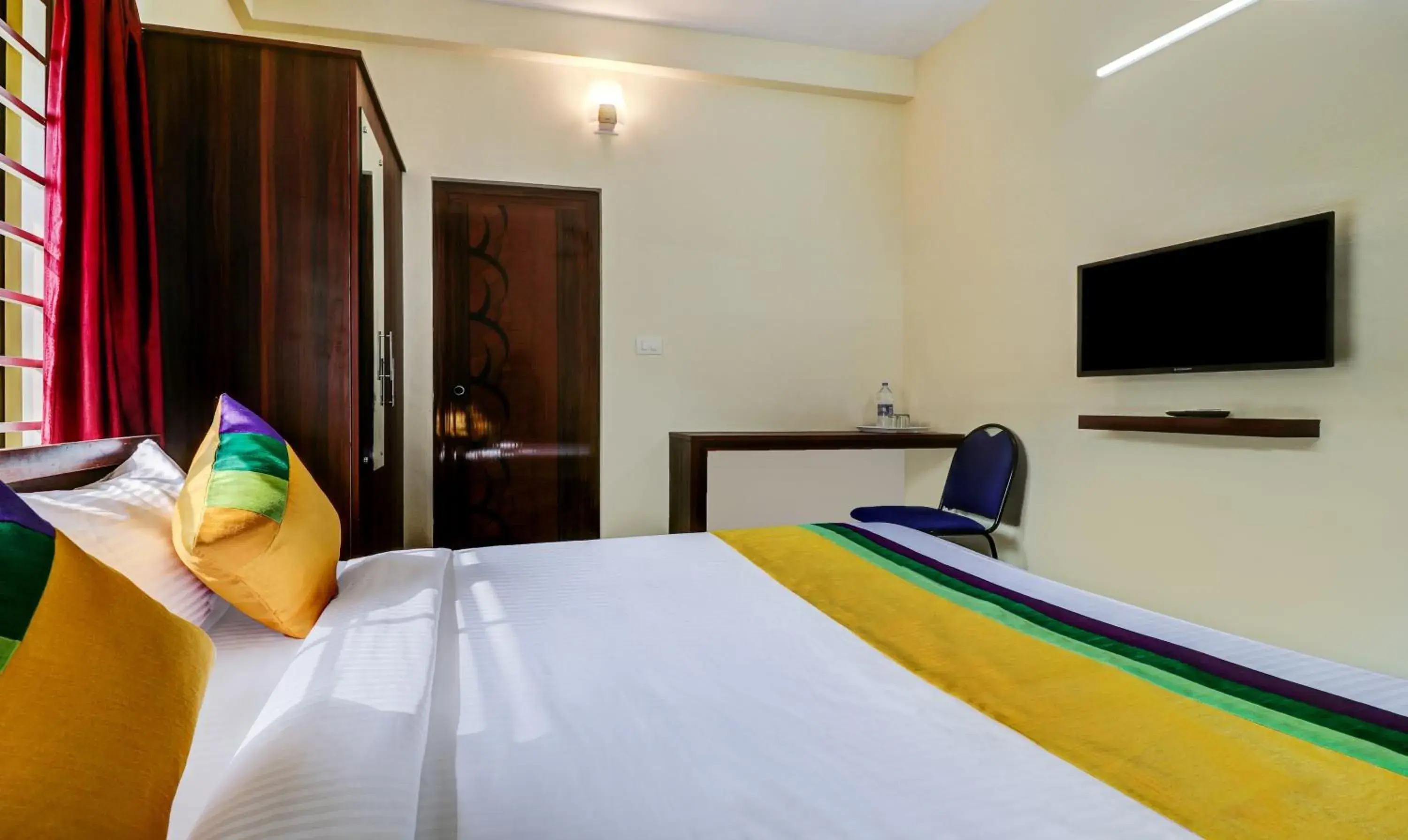 Bedroom, Bed in Itsy Hotels Rain Tulsi Stayz, Palarivattom Junction Bedroom, Bed in Itsy Hotels Rain Tulsi Stayz, Palarivattom Junction