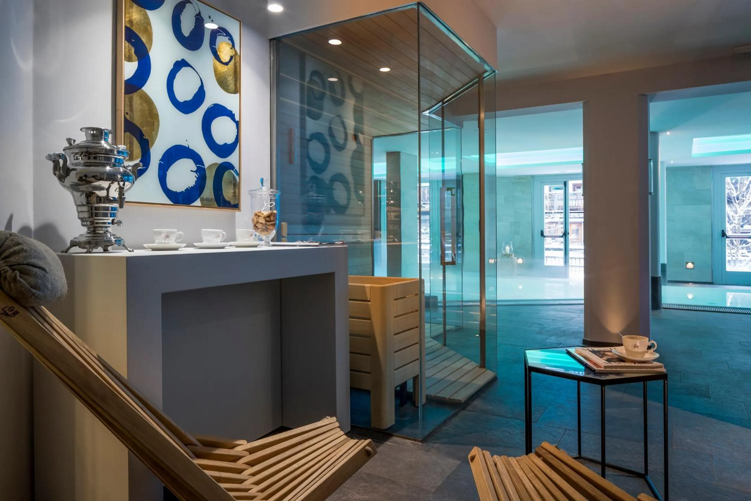 Swimming pool in Grand Hôtel des Alpes