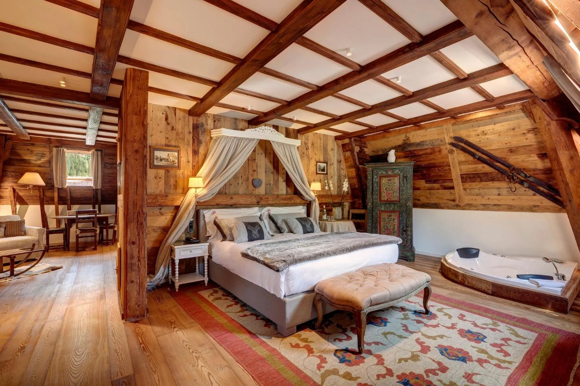 Bed in Grand Hôtel des Alpes