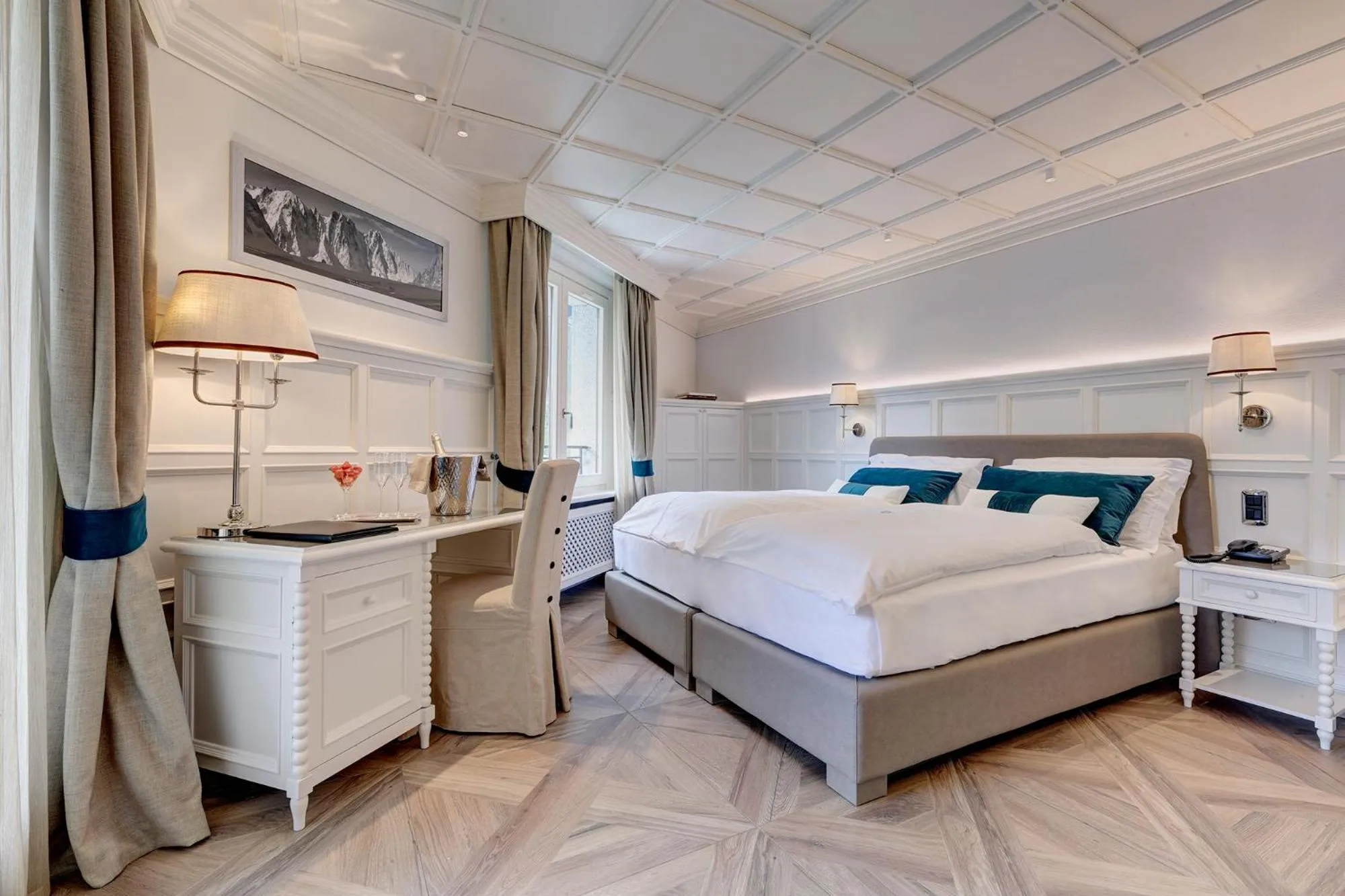 Bedroom, Bed in Grand Hôtel des Alpes