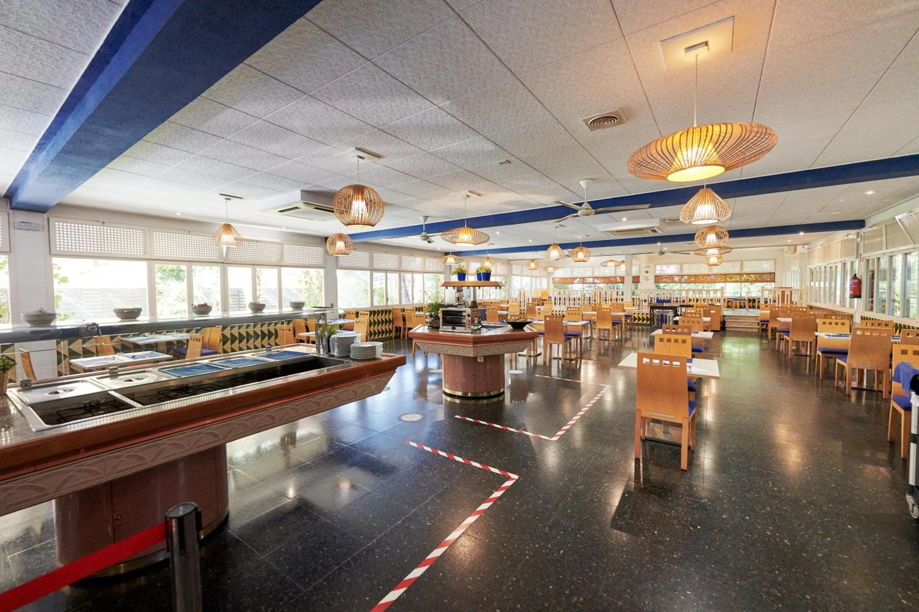 Restaurant/places to eat in Checkin Blanes