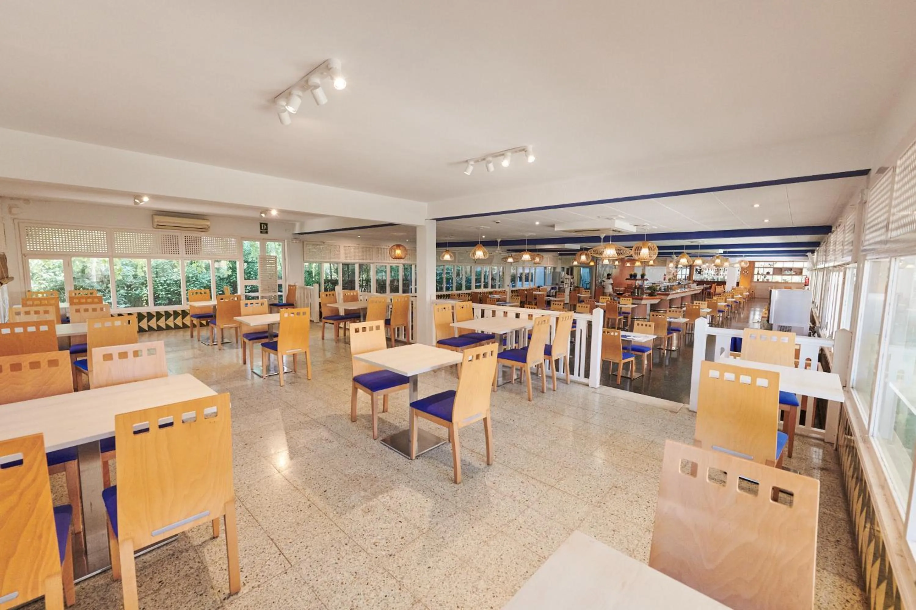 Restaurant/places to eat in Checkin Blanes