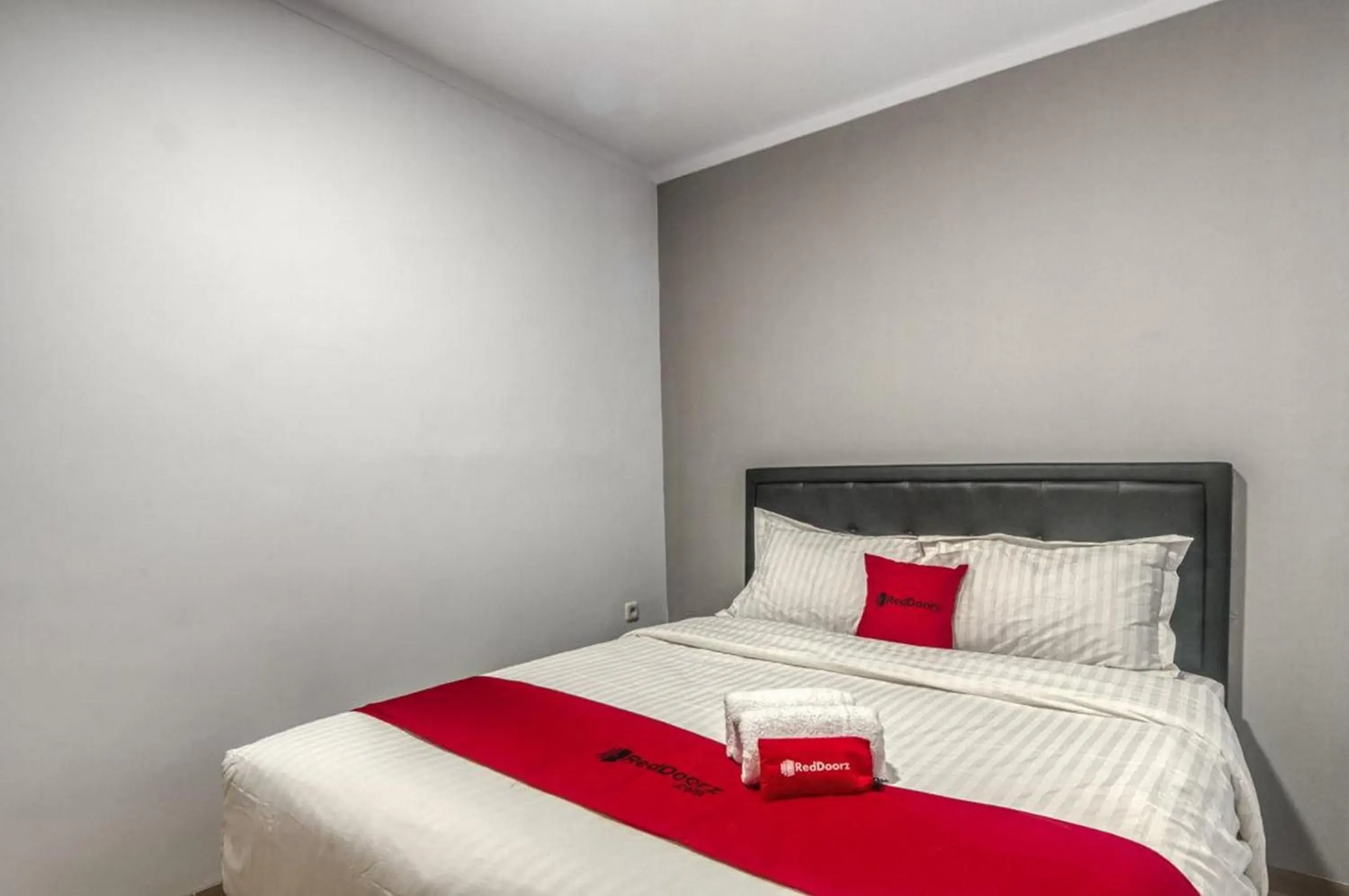 RedDoorz Plus at Cideng Timur RedDoorz Plus at Cideng Timur