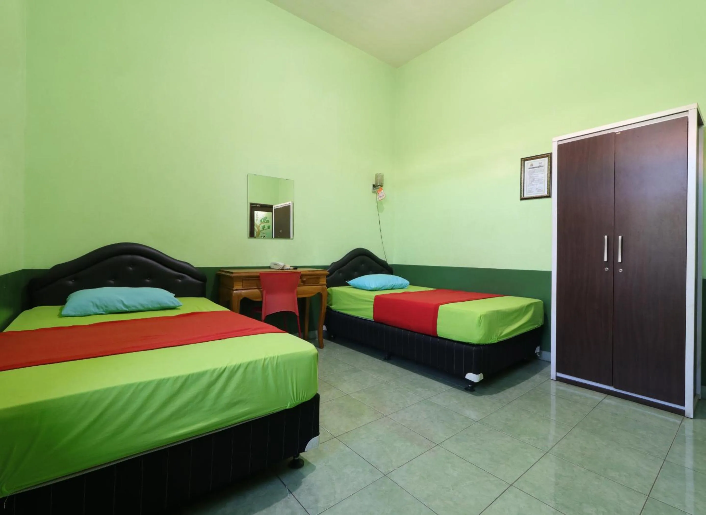 Bedroom, Bed in Cantik Hotel