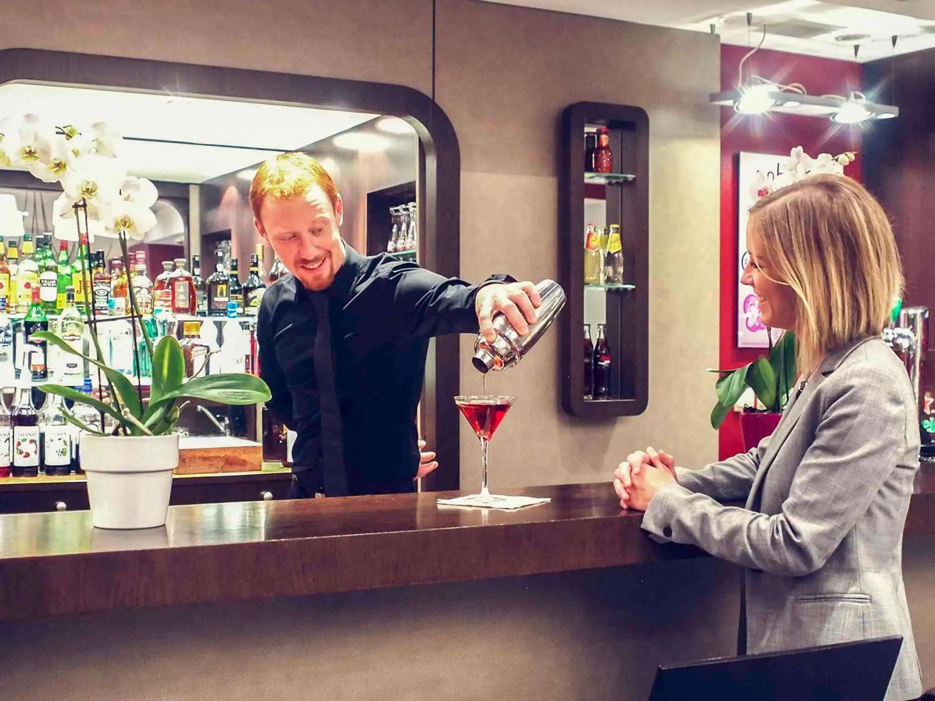 Lounge or bar in Mercure Angers Centre Gare Lounge or bar in Mercure Angers Centre Gare