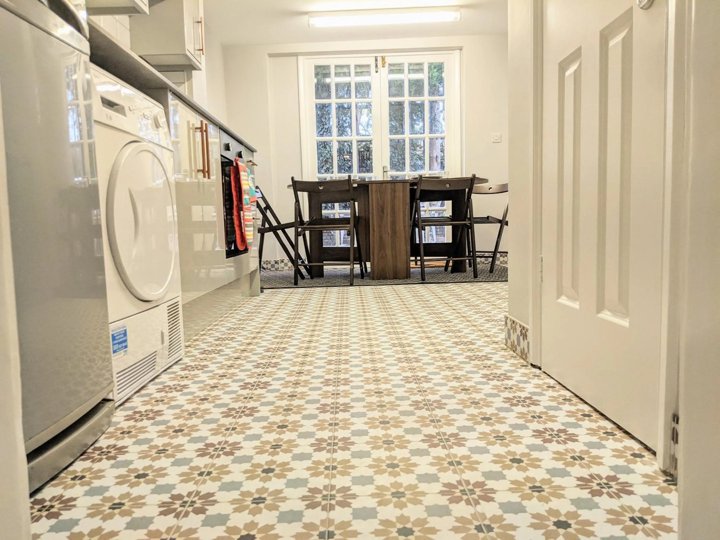 Kitchen or kitchenette in TopHome West Hampstead