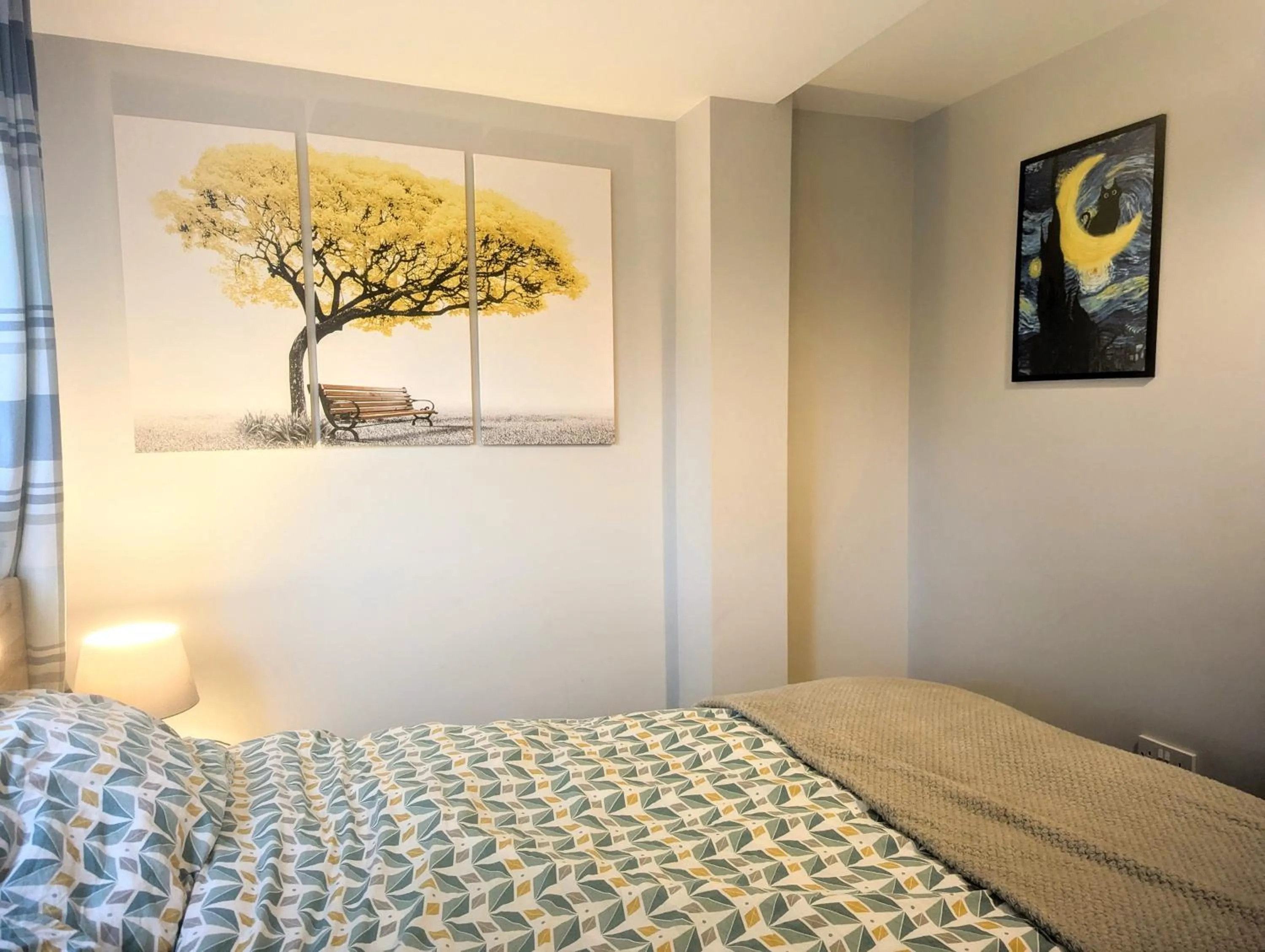 Bed in TopHome West Hampstead