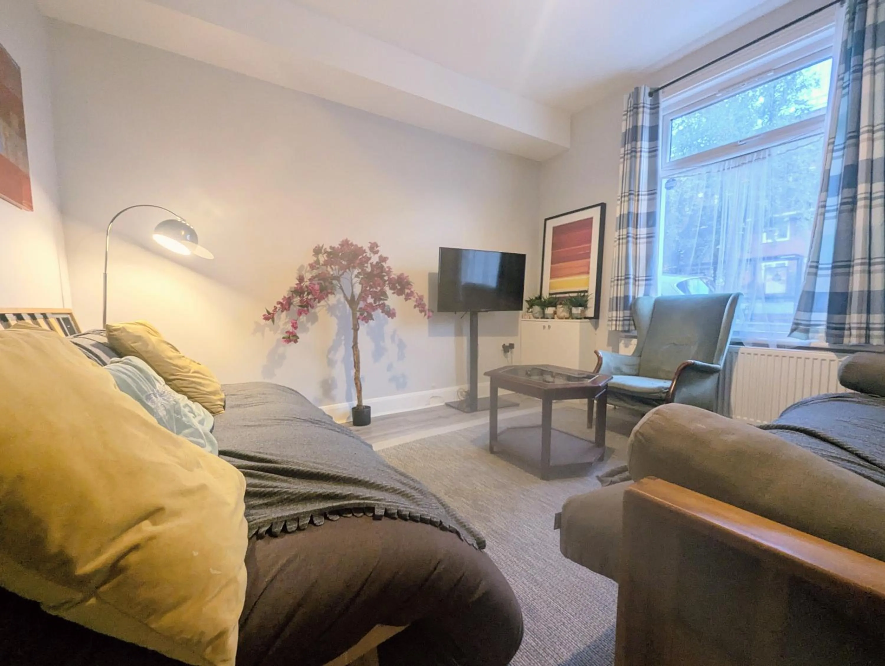 Communal lounge/ TV room in TopHome West Hampstead