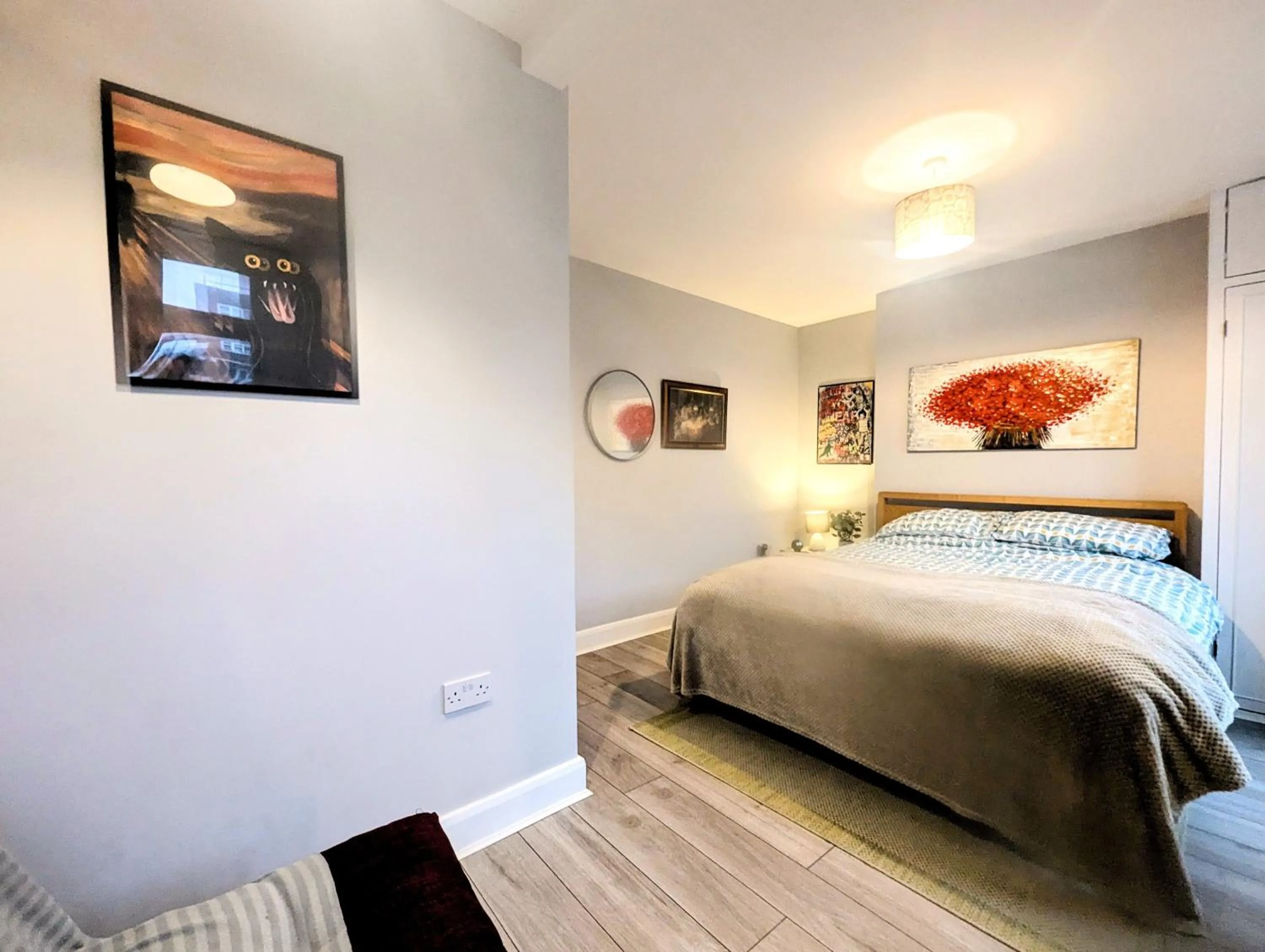 Bed in TopHome West Hampstead