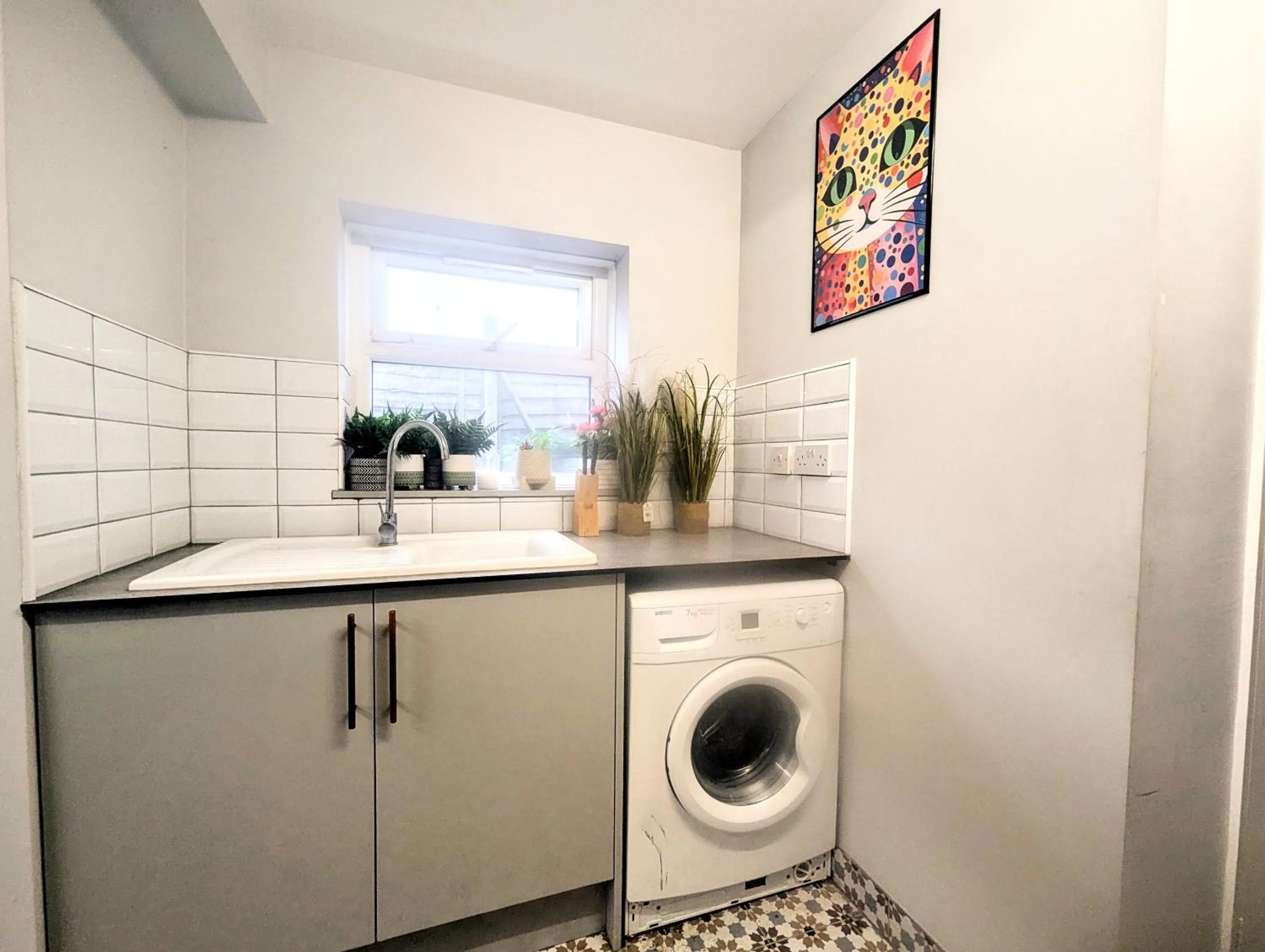 Kitchen or kitchenette in TopHome West Hampstead