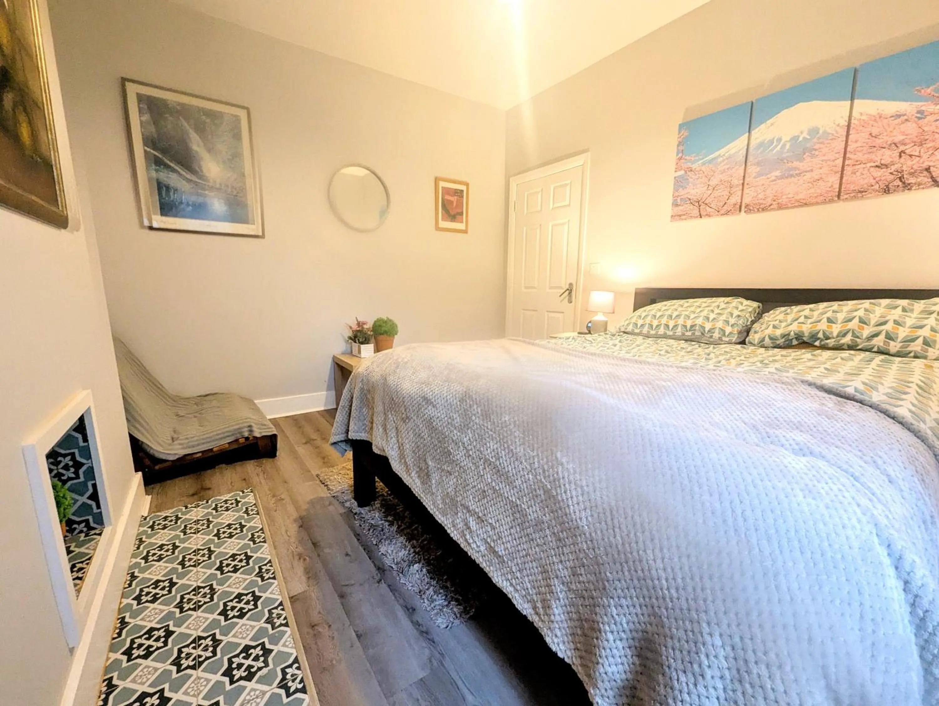 Bed in TopHome West Hampstead