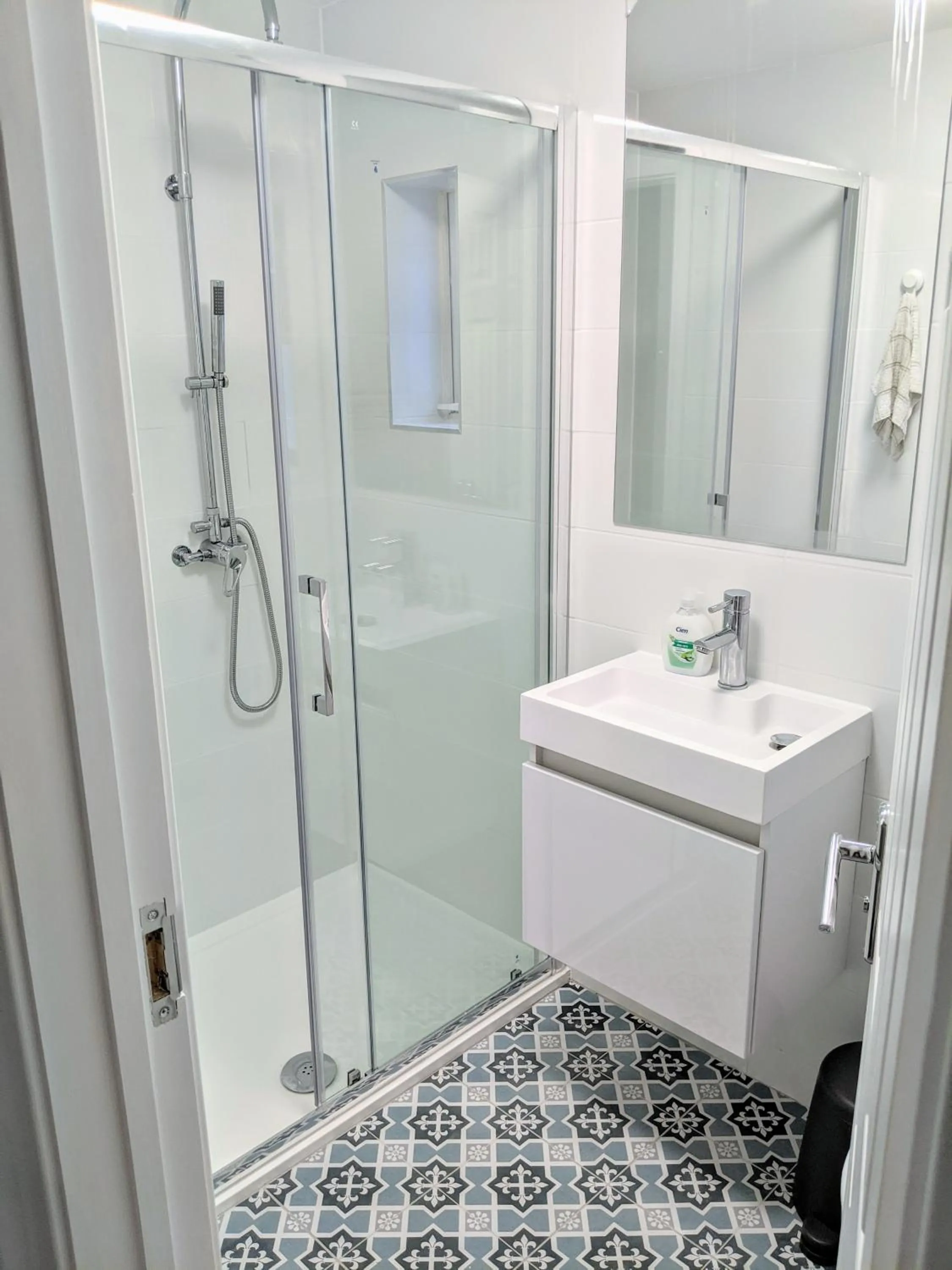 Shower in TopHome West Hampstead