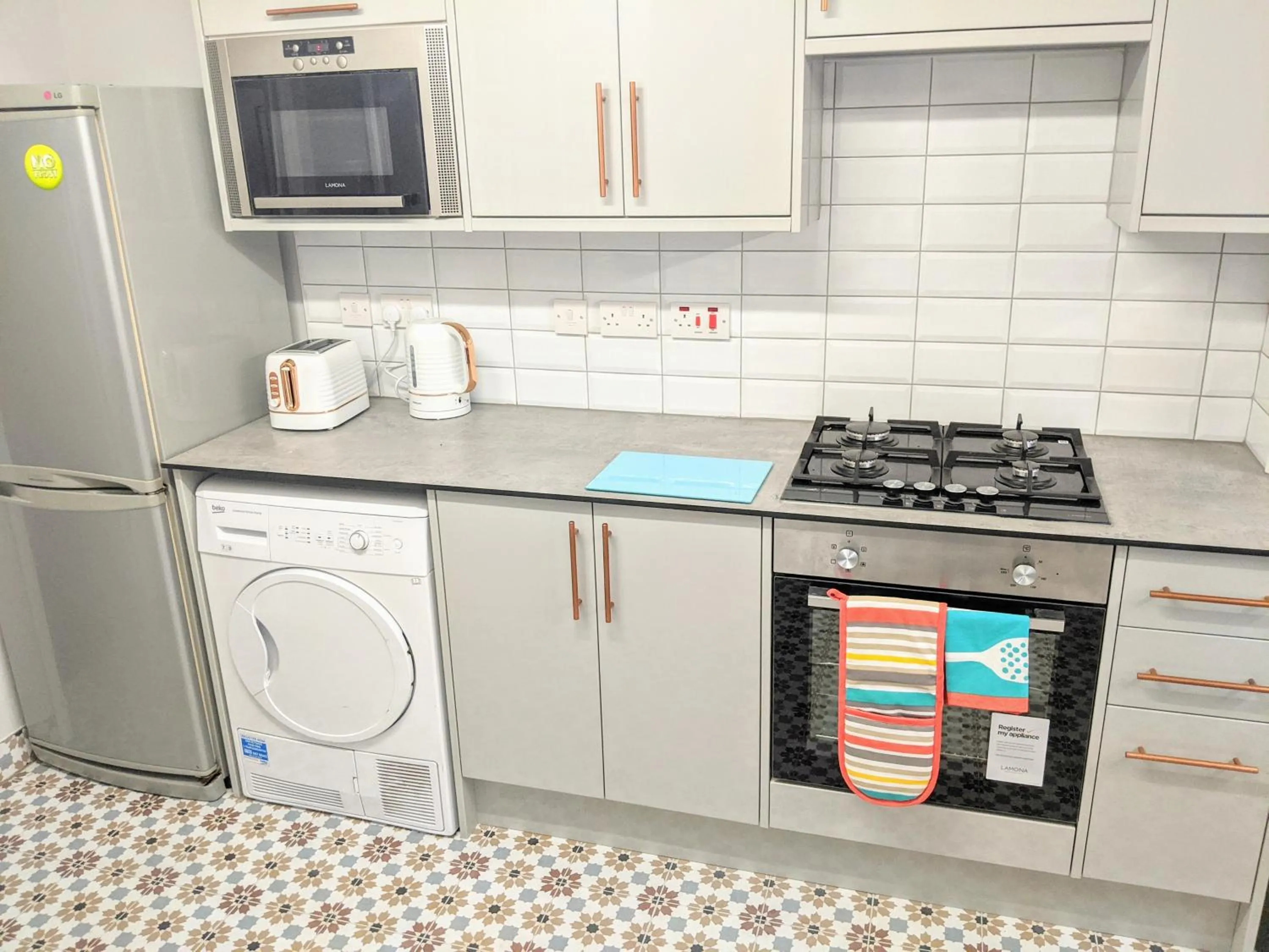 Kitchen or kitchenette in TopHome West Hampstead