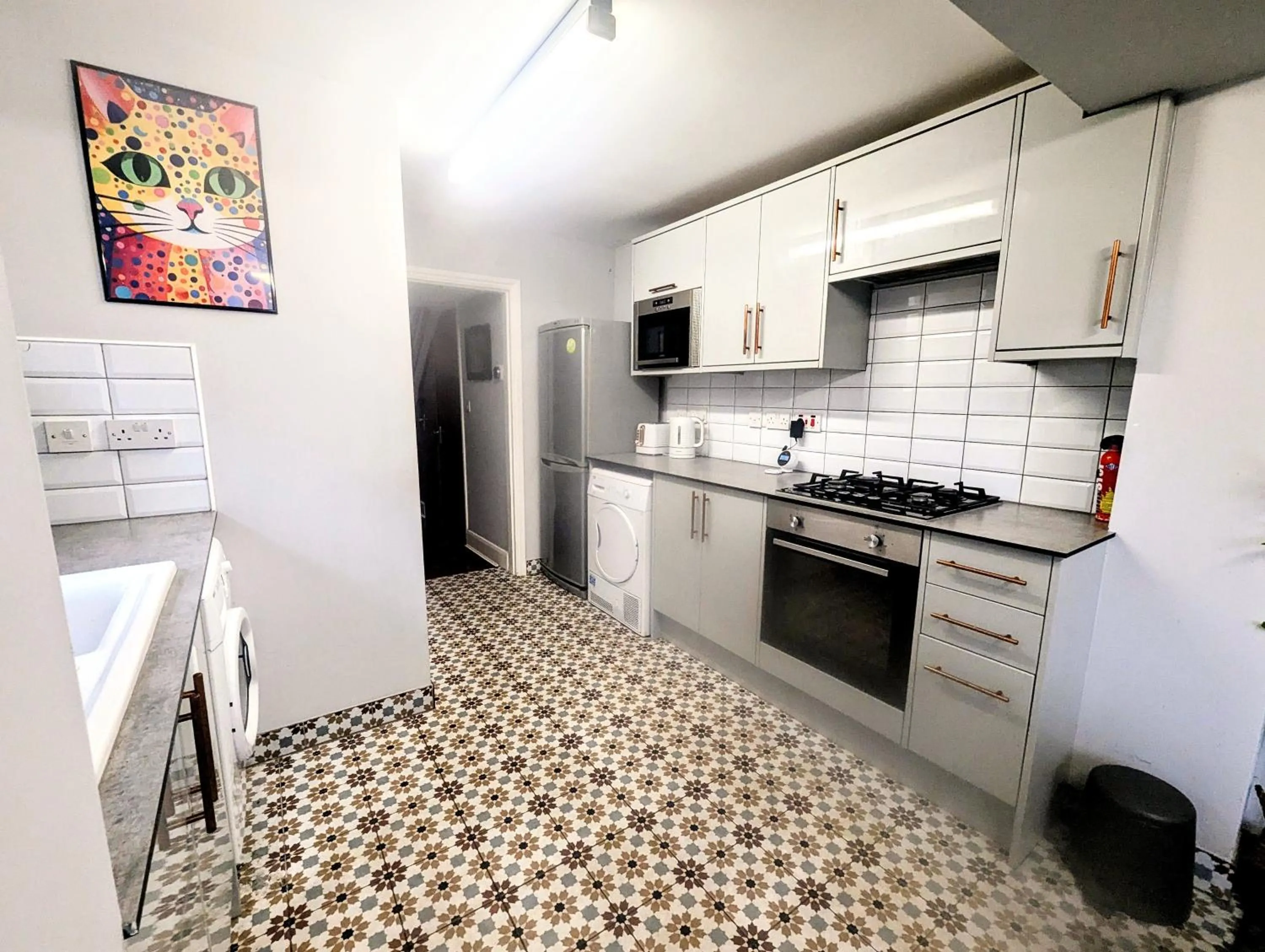 Kitchen or kitchenette in TopHome West Hampstead