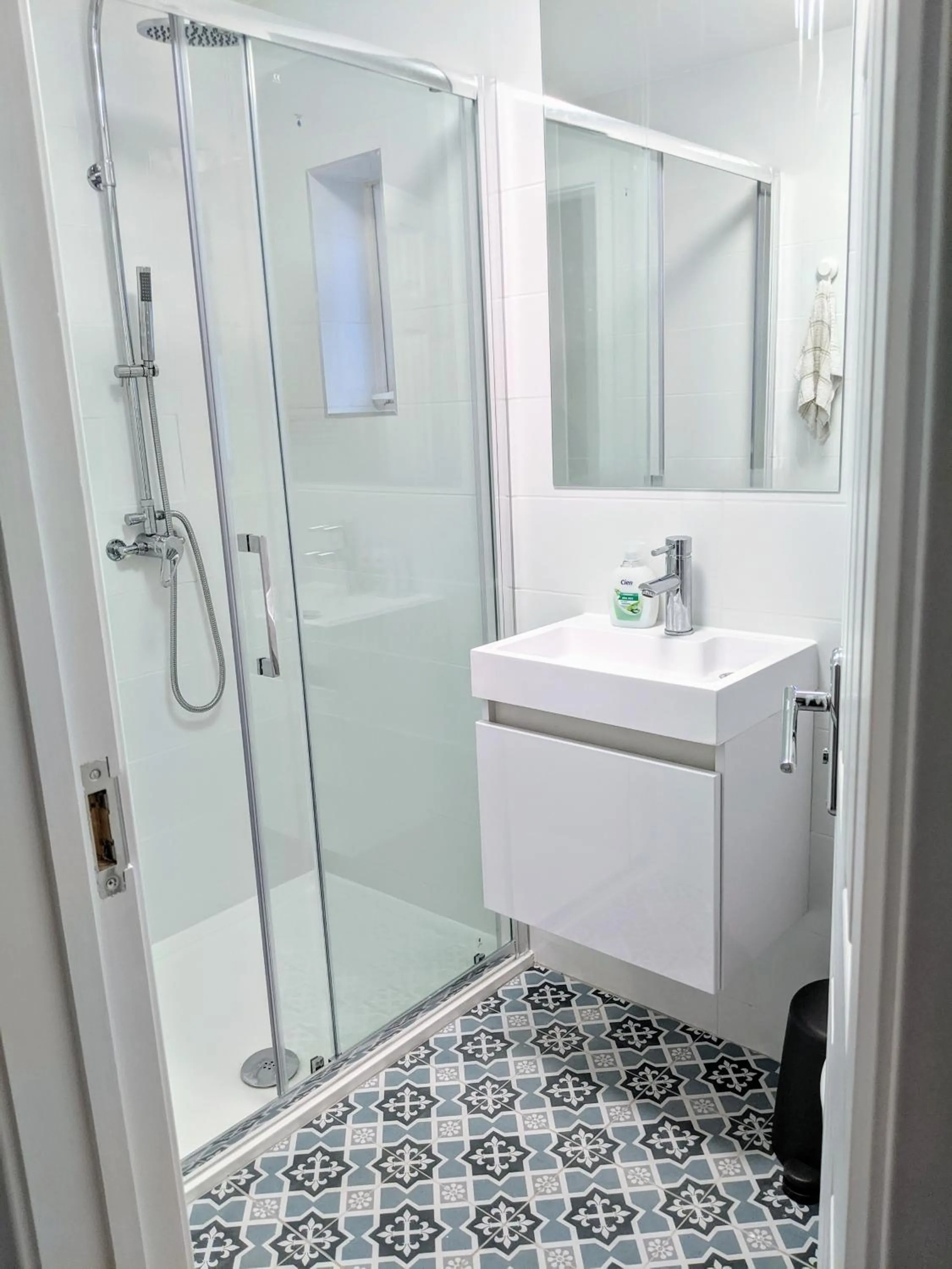 Shower in TopHome West Hampstead