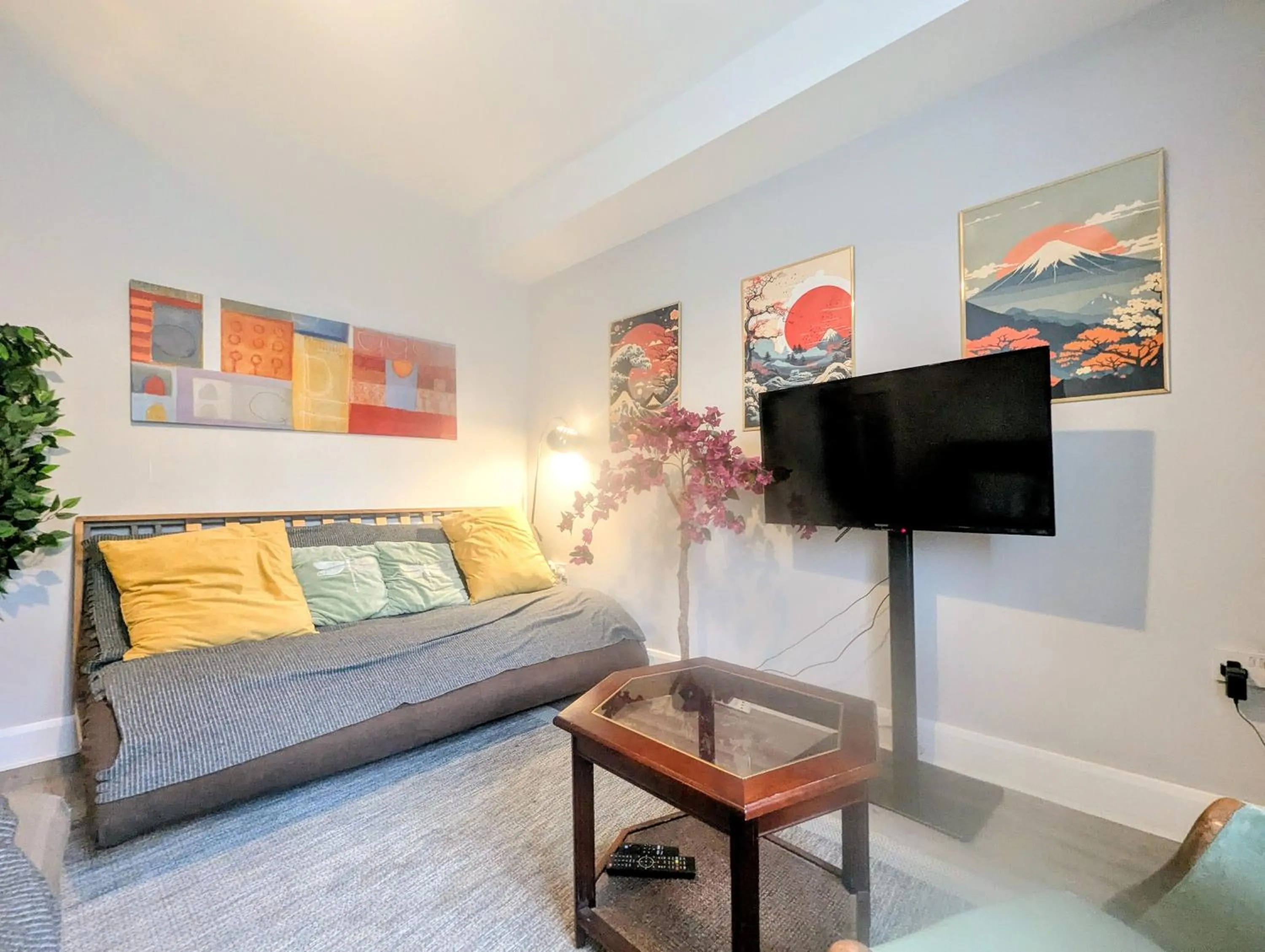 Communal lounge/ TV room in TopHome West Hampstead