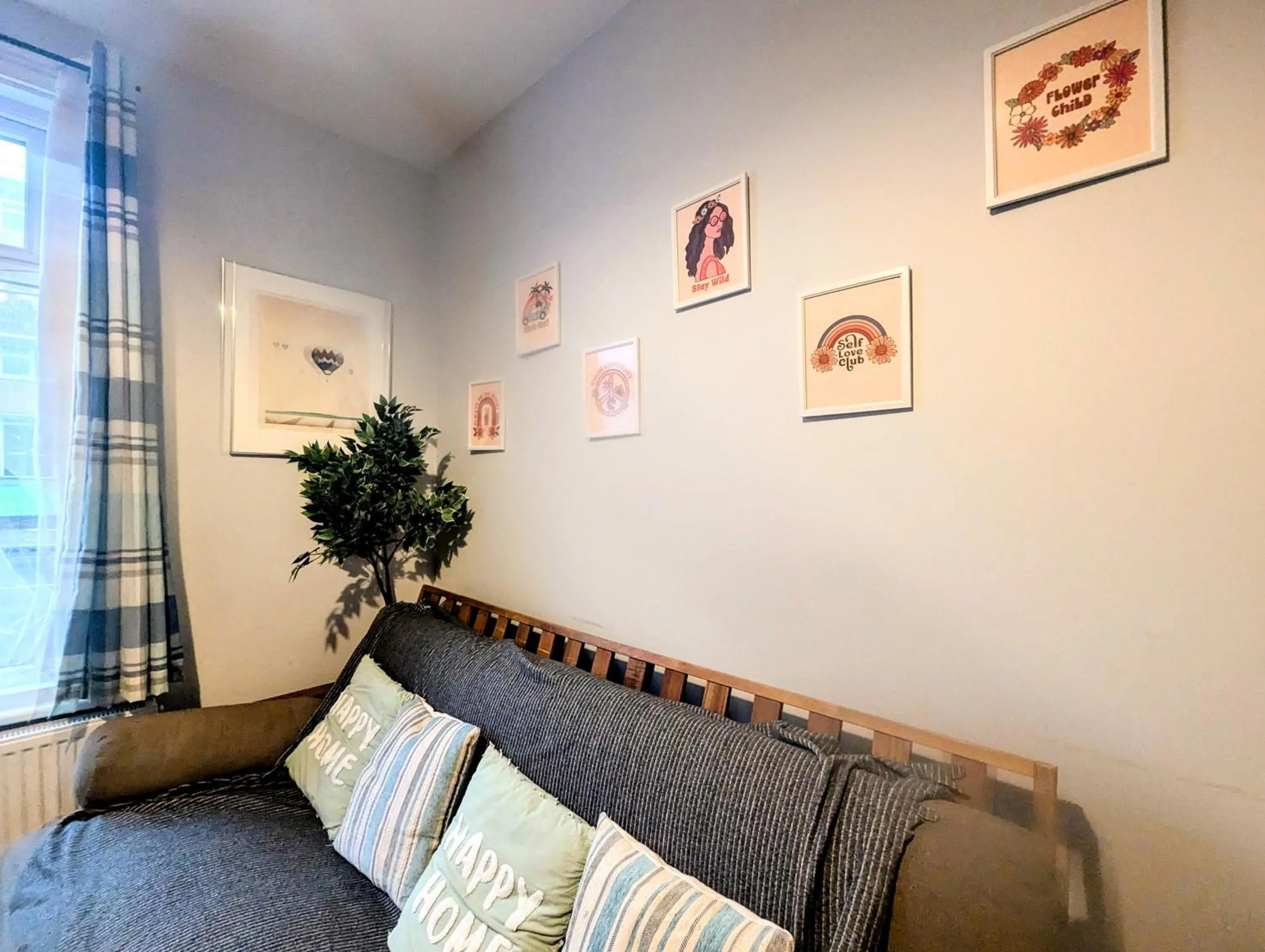 Living room in TopHome West Hampstead