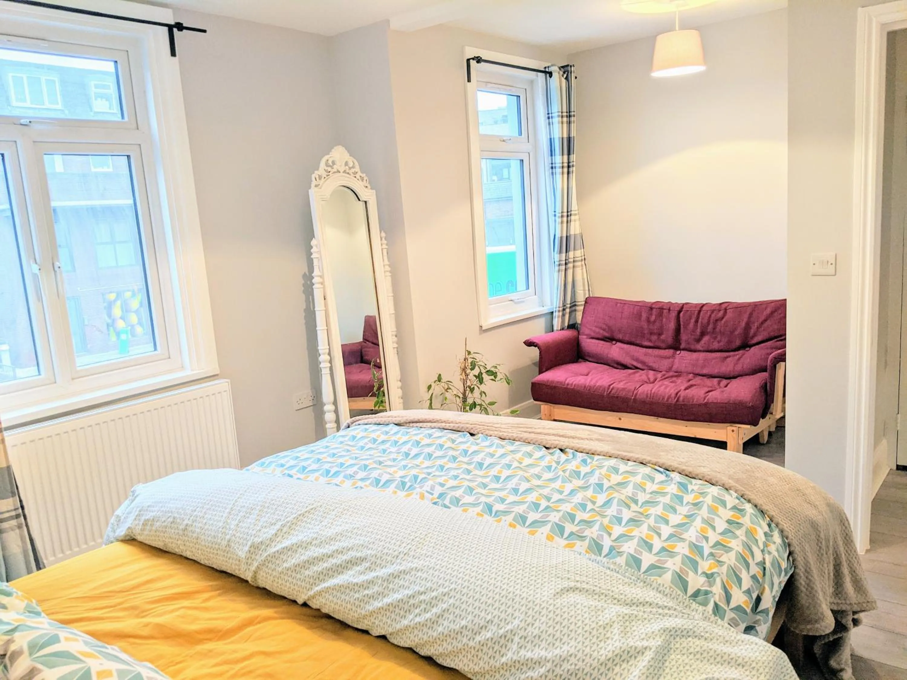 Bed in TopHome West Hampstead