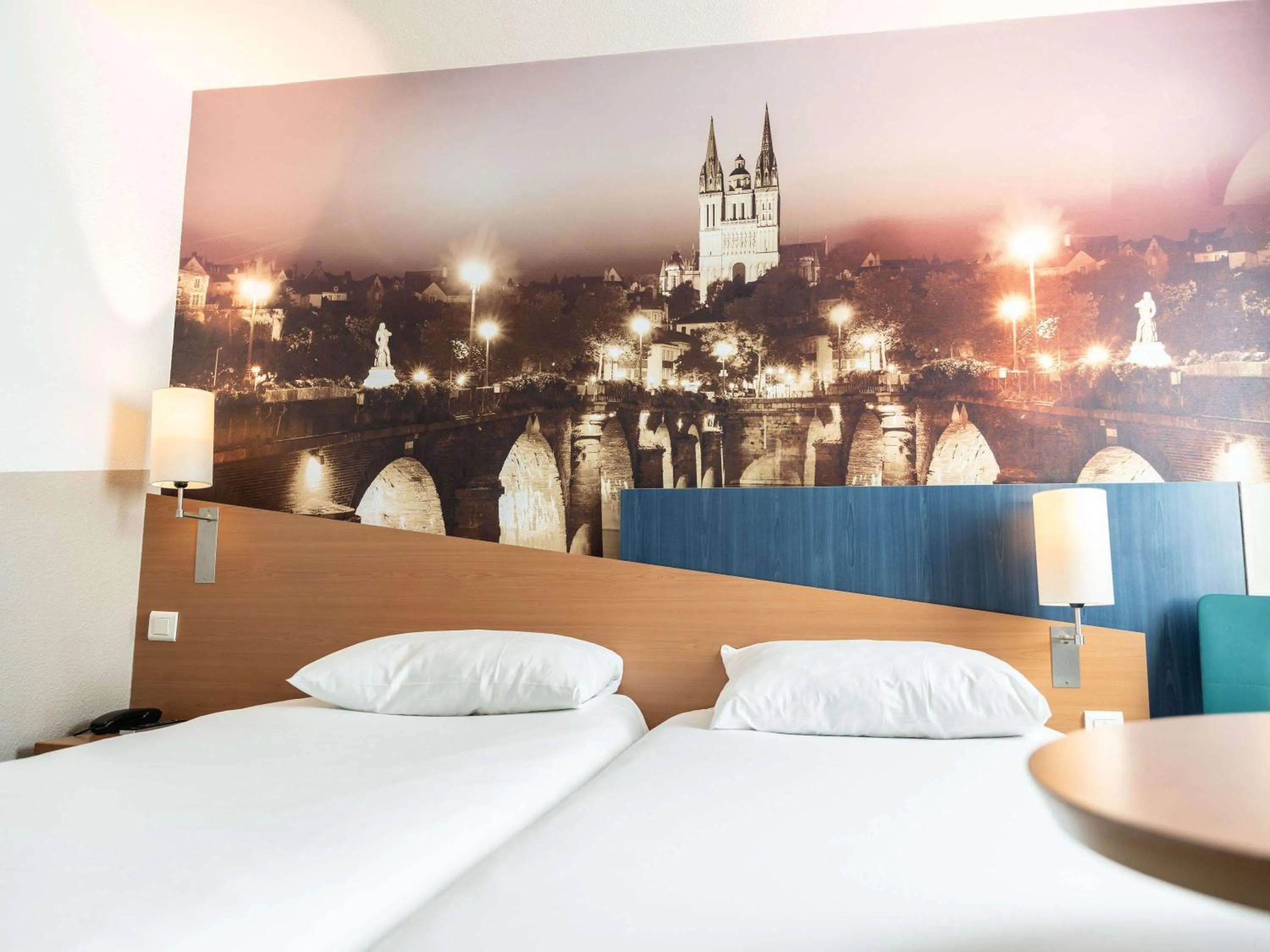 Bedroom, Bed in ibis Styles Angers Centre Gare