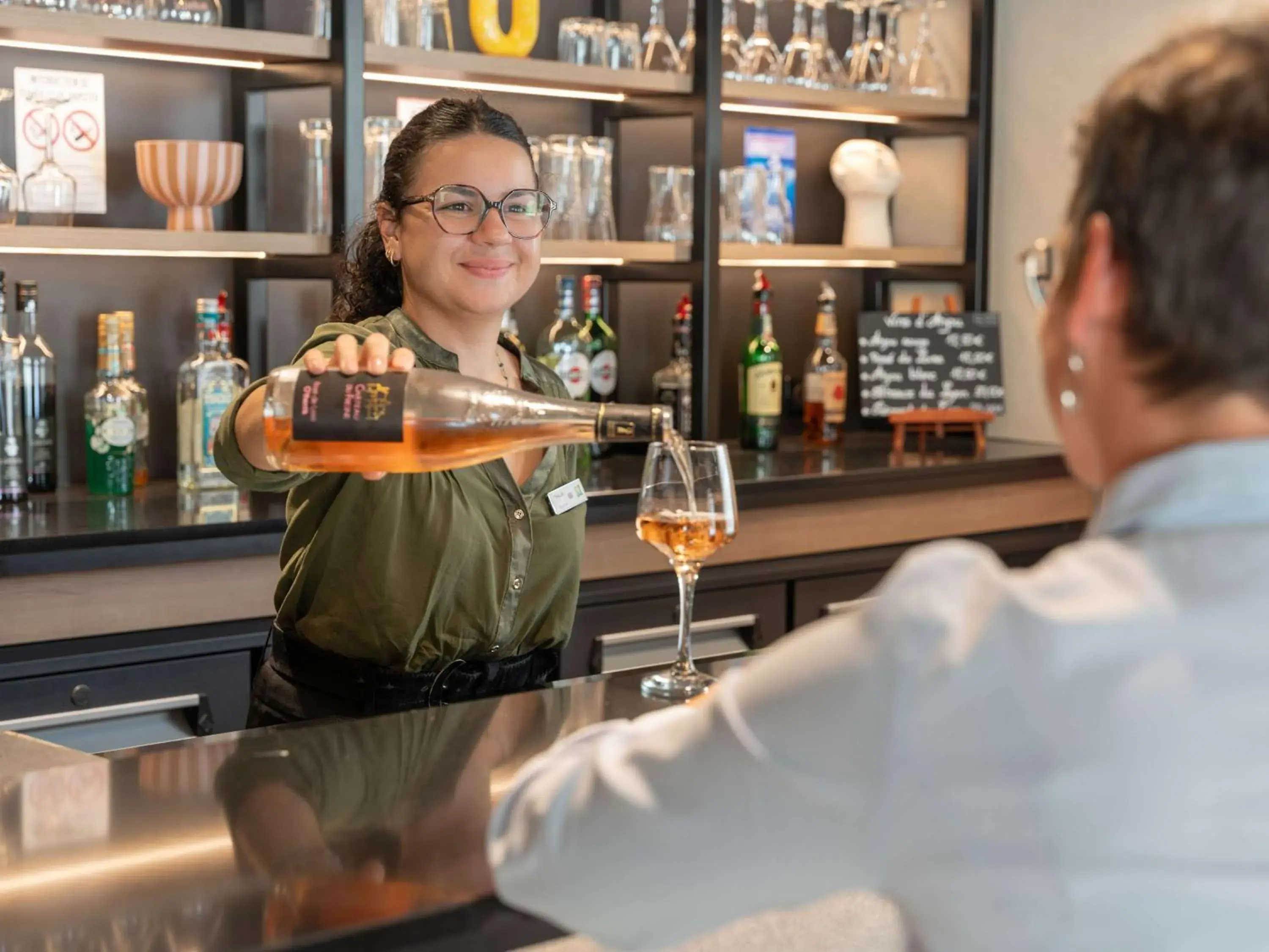 Lounge or bar in ibis Styles Angers Centre Gare Lounge or bar in ibis Styles Angers Centre Gare