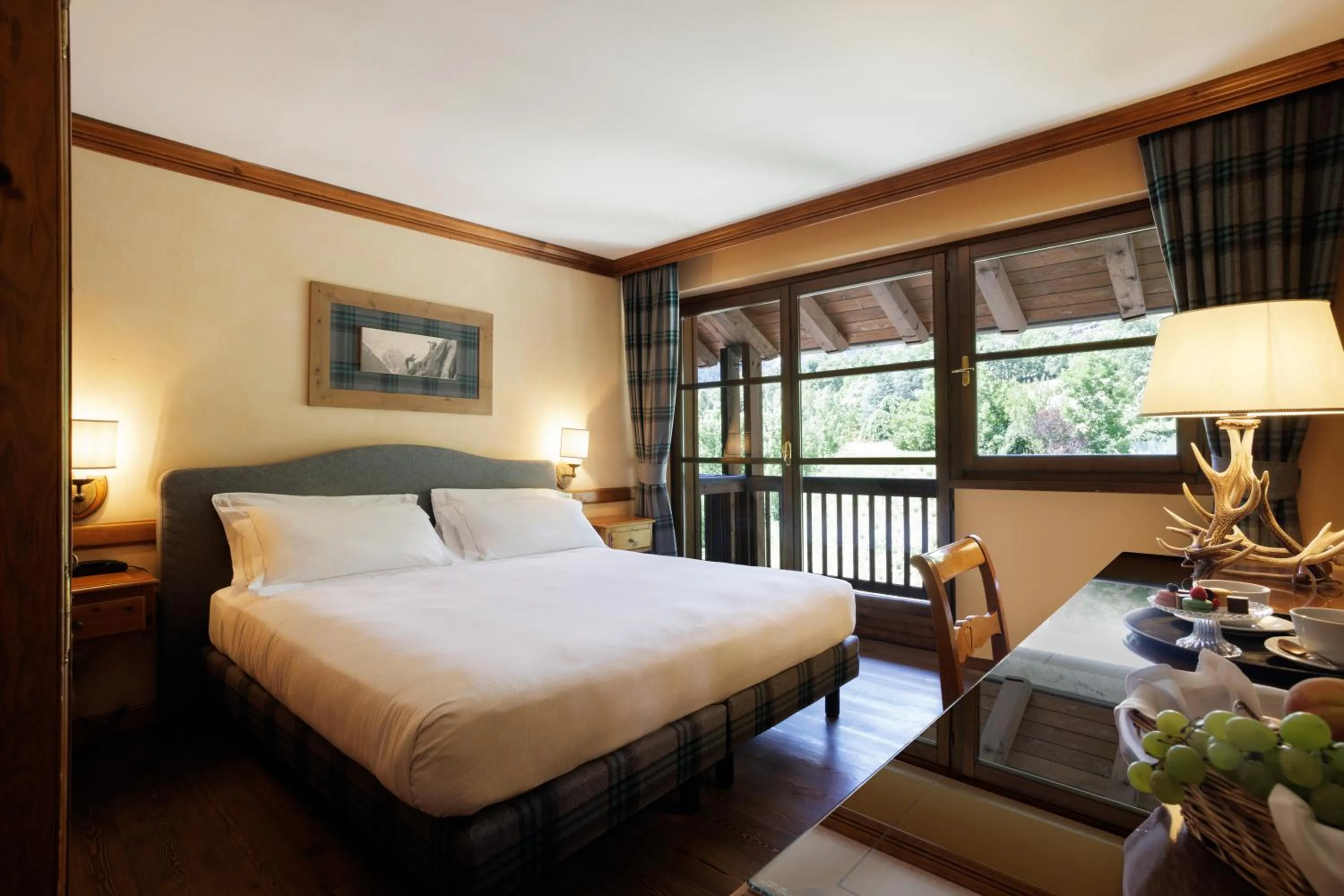 Bed in QC Hotel Monte Bianco