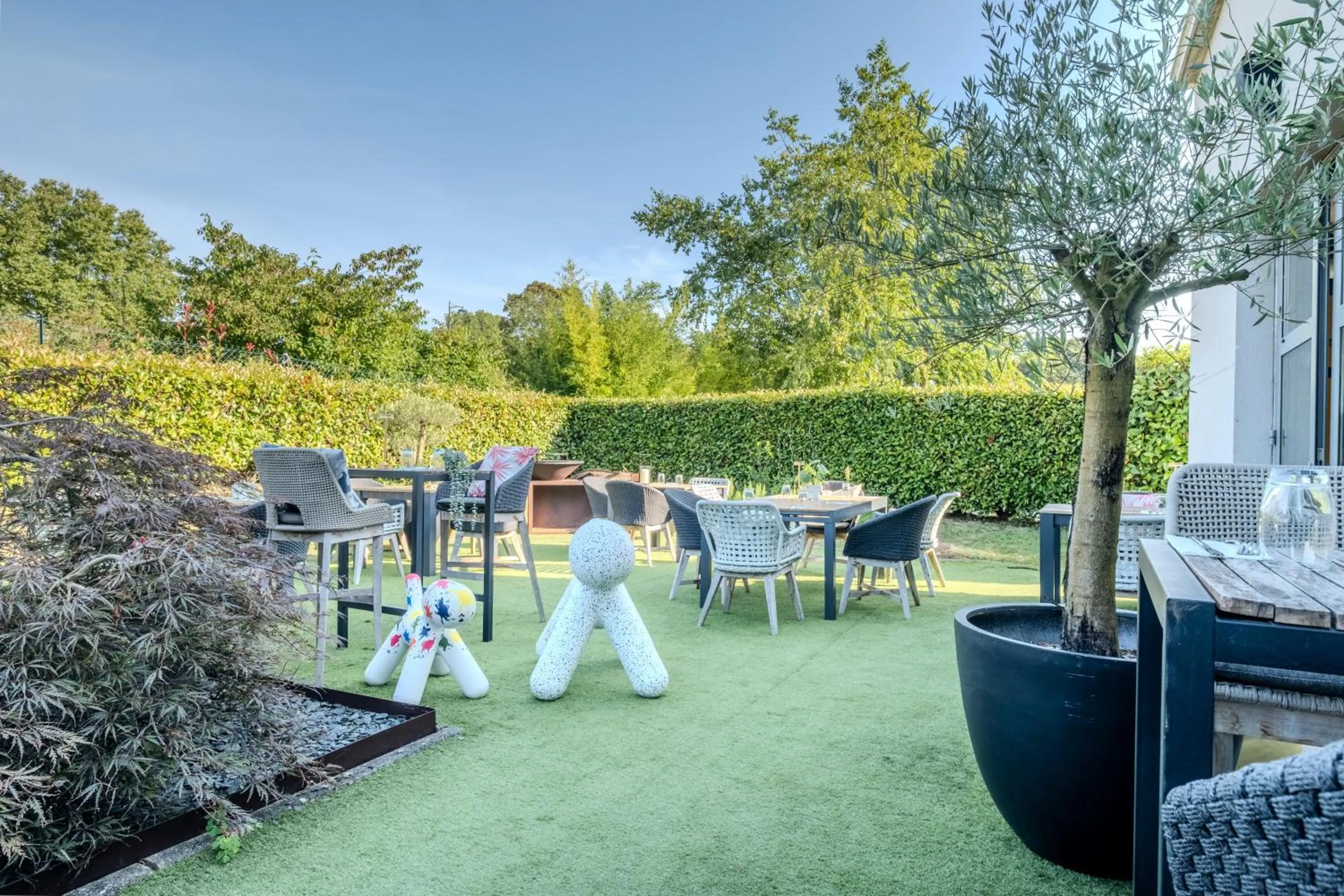 Patio in Campanile Roissy - Aéroport CDG - Le Mesnil Amelot
