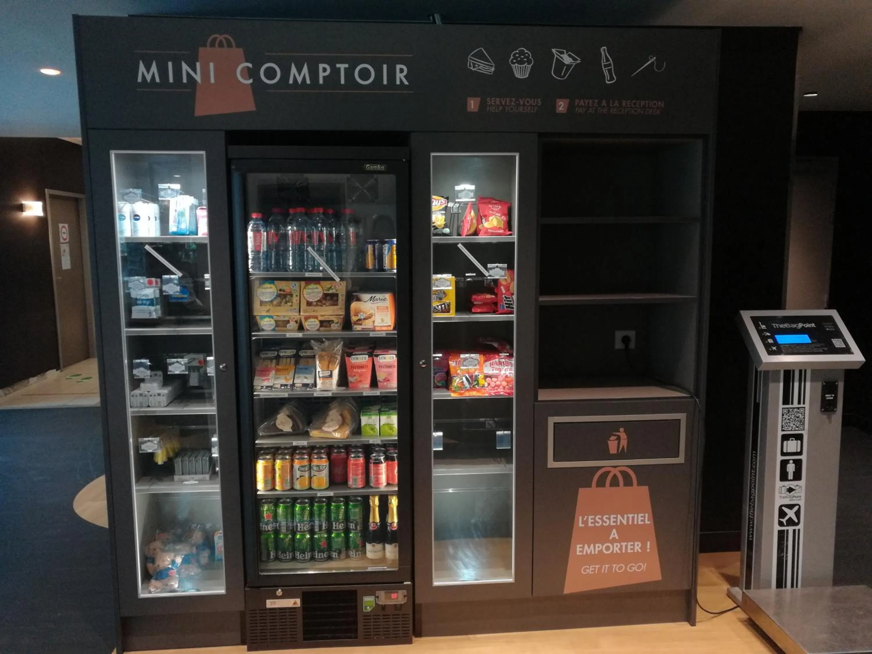 On-site shops in Campanile Roissy - Aéroport CDG - Le Mesnil Amelot