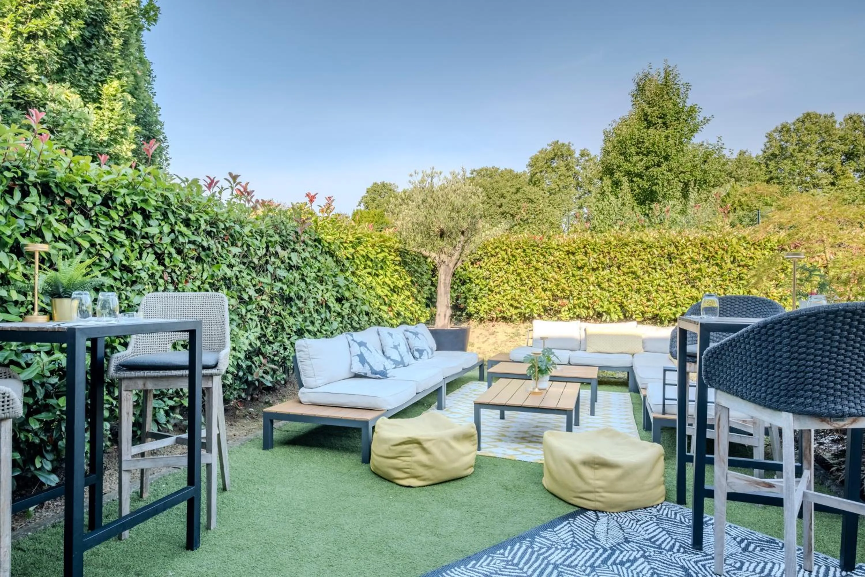 Patio in Campanile Roissy - Aéroport CDG - Le Mesnil Amelot