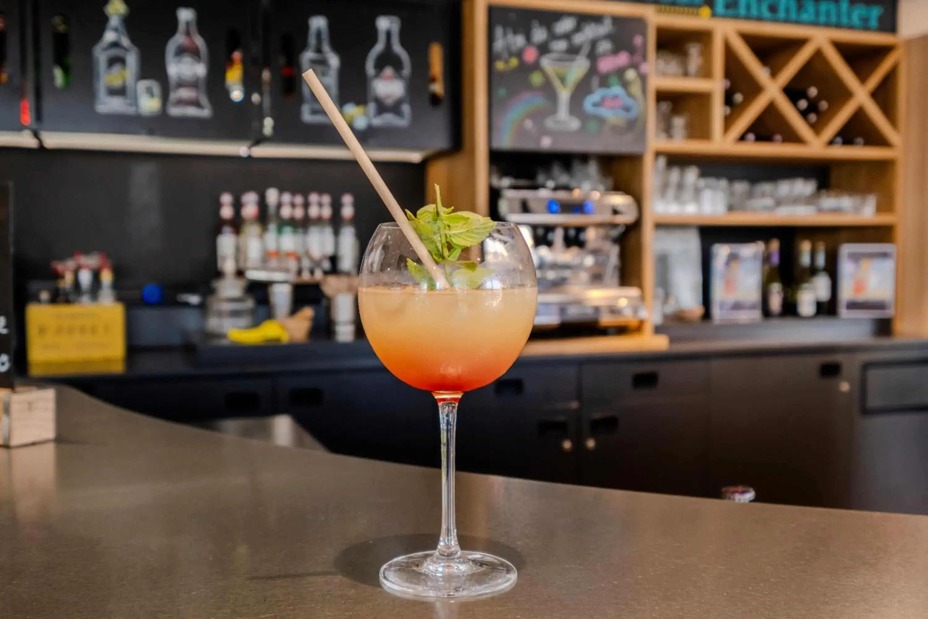 Lounge or bar in Campanile Roissy - Aéroport CDG - Le Mesnil Amelot Lounge or bar in Campanile Roissy - Aéroport CDG - Le Mesnil Amelot