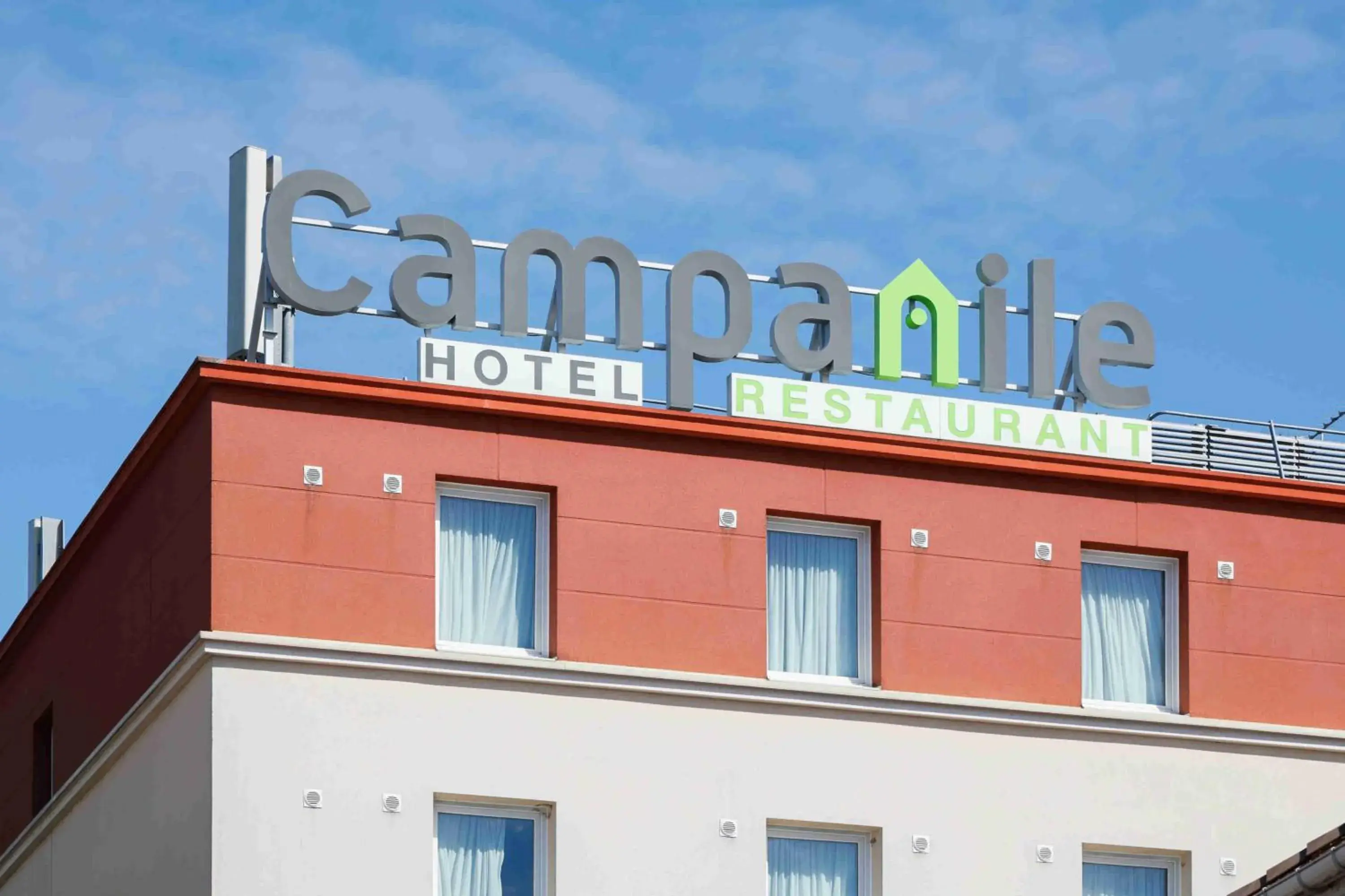 Property building in Campanile Roissy - Aéroport CDG - Le Mesnil Amelot Property building in Campanile Roissy - Aéroport CDG - Le Mesnil Amelot