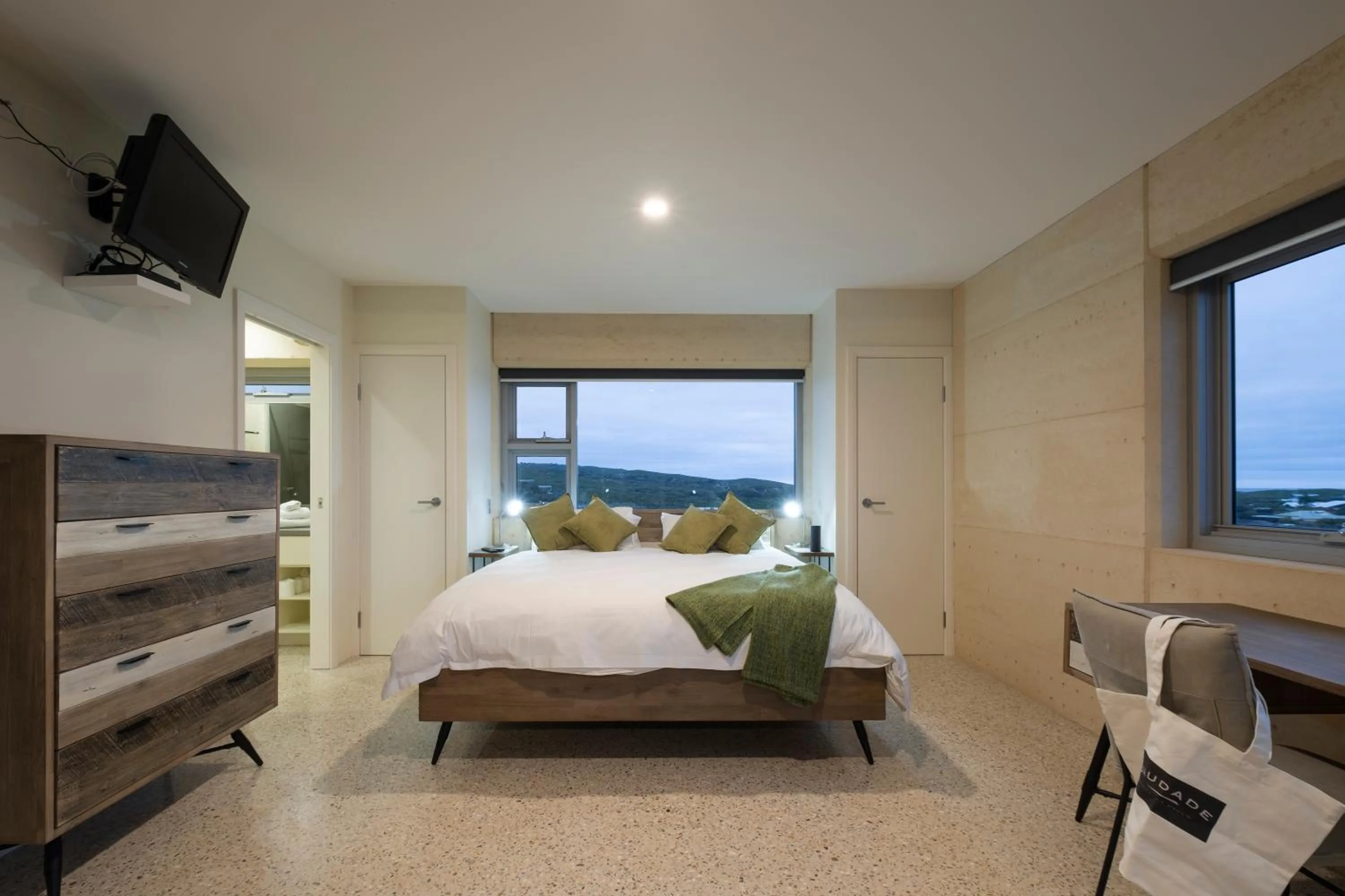 Photo of the whole room, Bed in Saudade Margaret River
