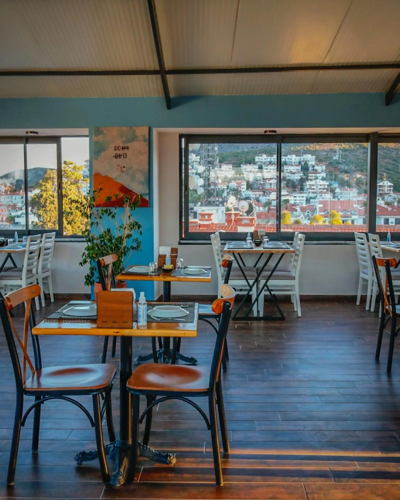 Restaurant/places to eat in Zephyros City Otel