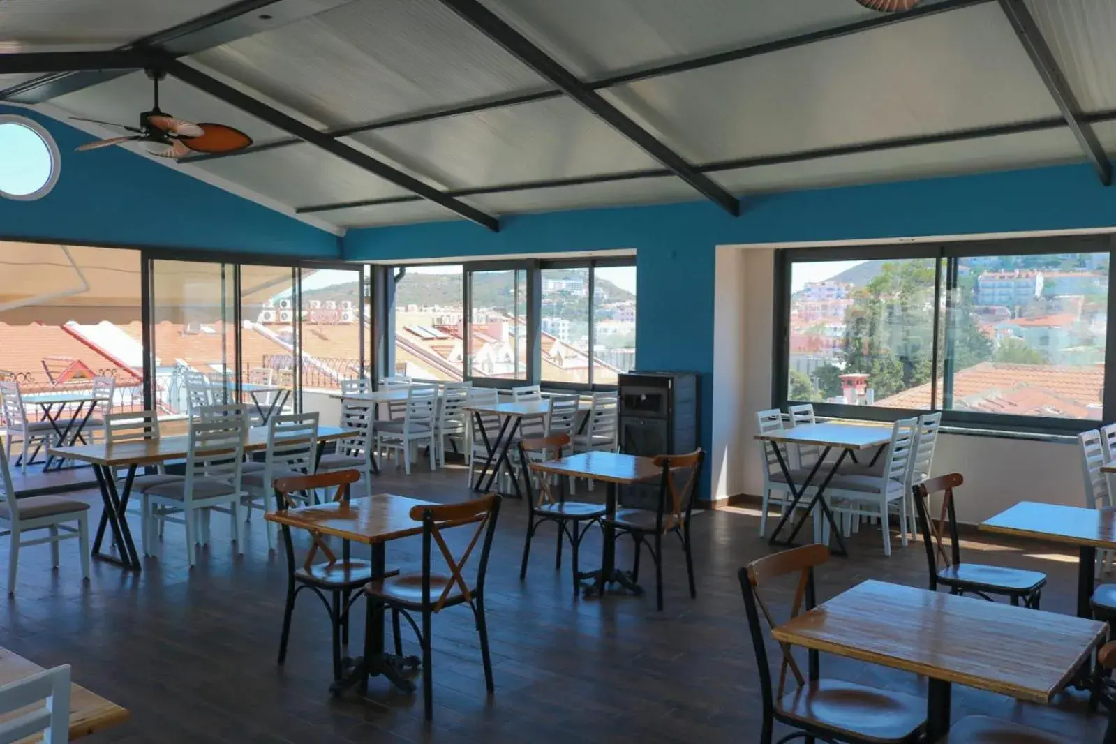 Restaurant/places to eat in Zephyros City Otel Restaurant/places to eat in Zephyros City Otel