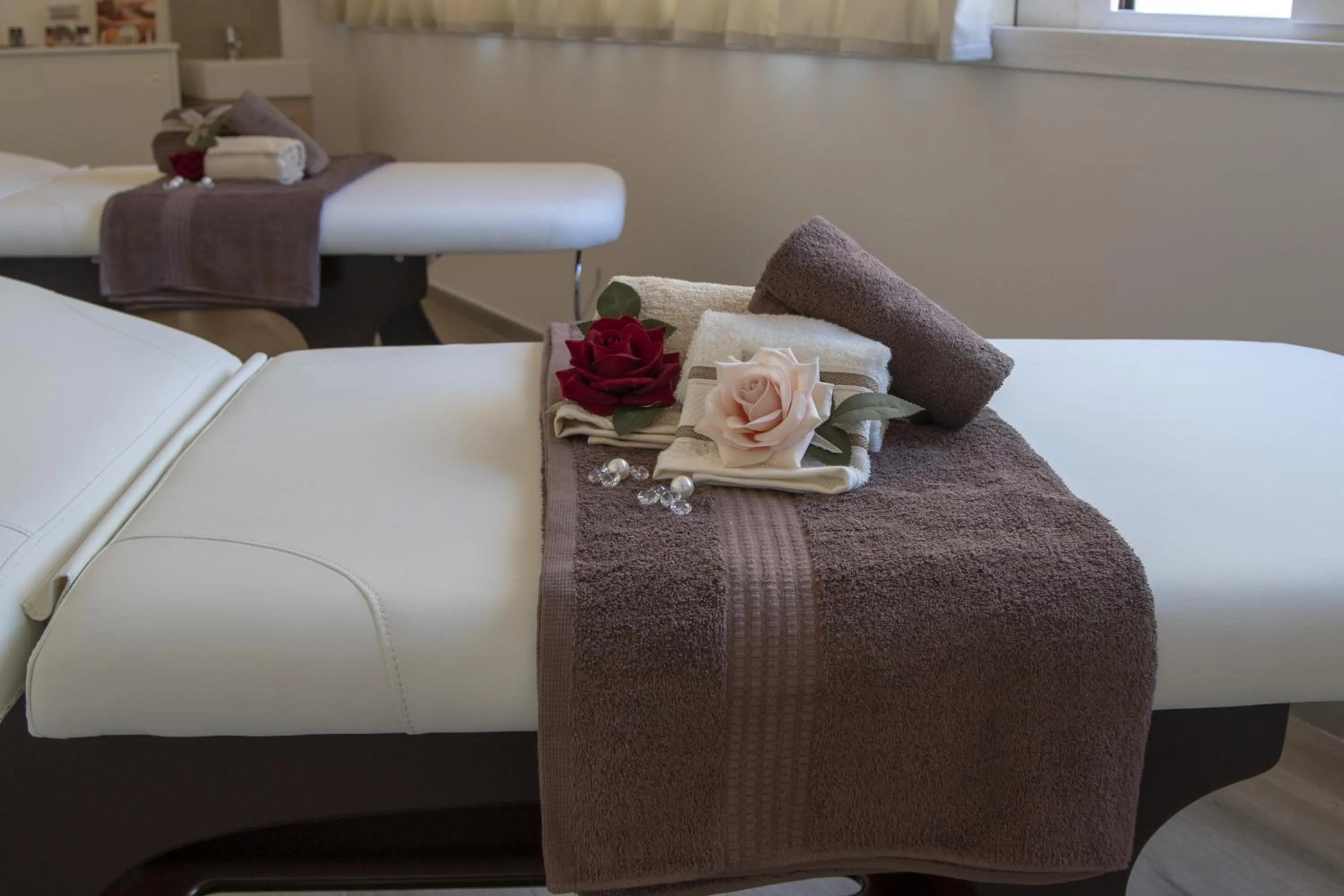 Massage, Bed in Luxmarì Hotel & Spa