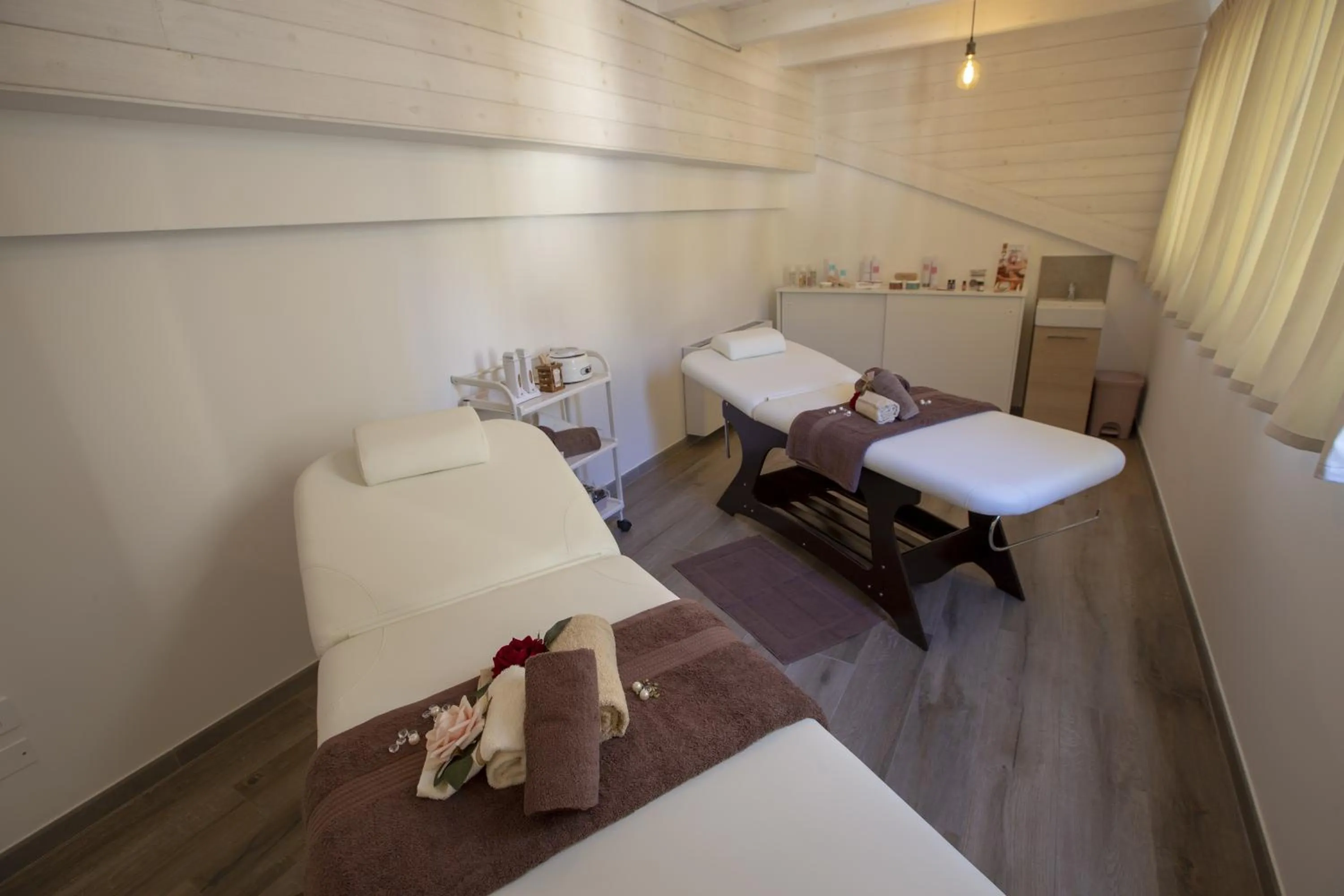 Massage in Luxmarì Hotel & Spa