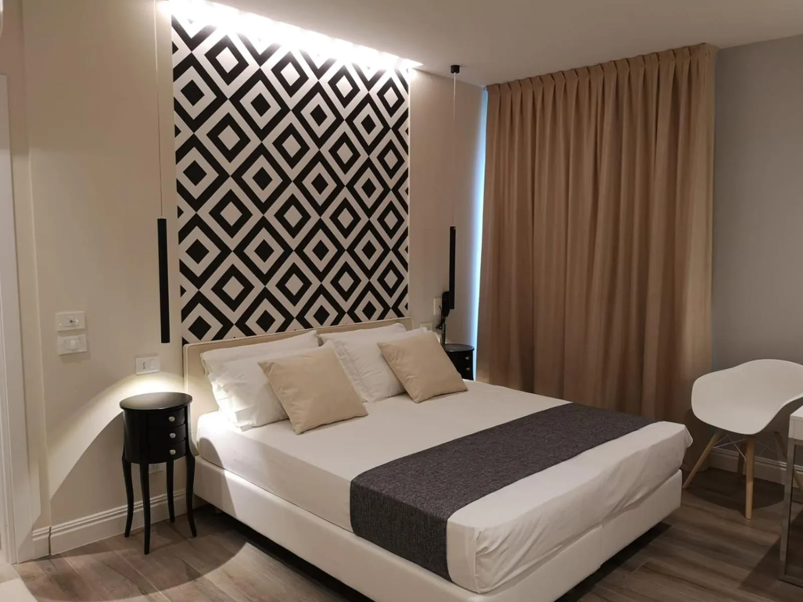 Bedroom, Bed in Luxmarì Hotel & Spa