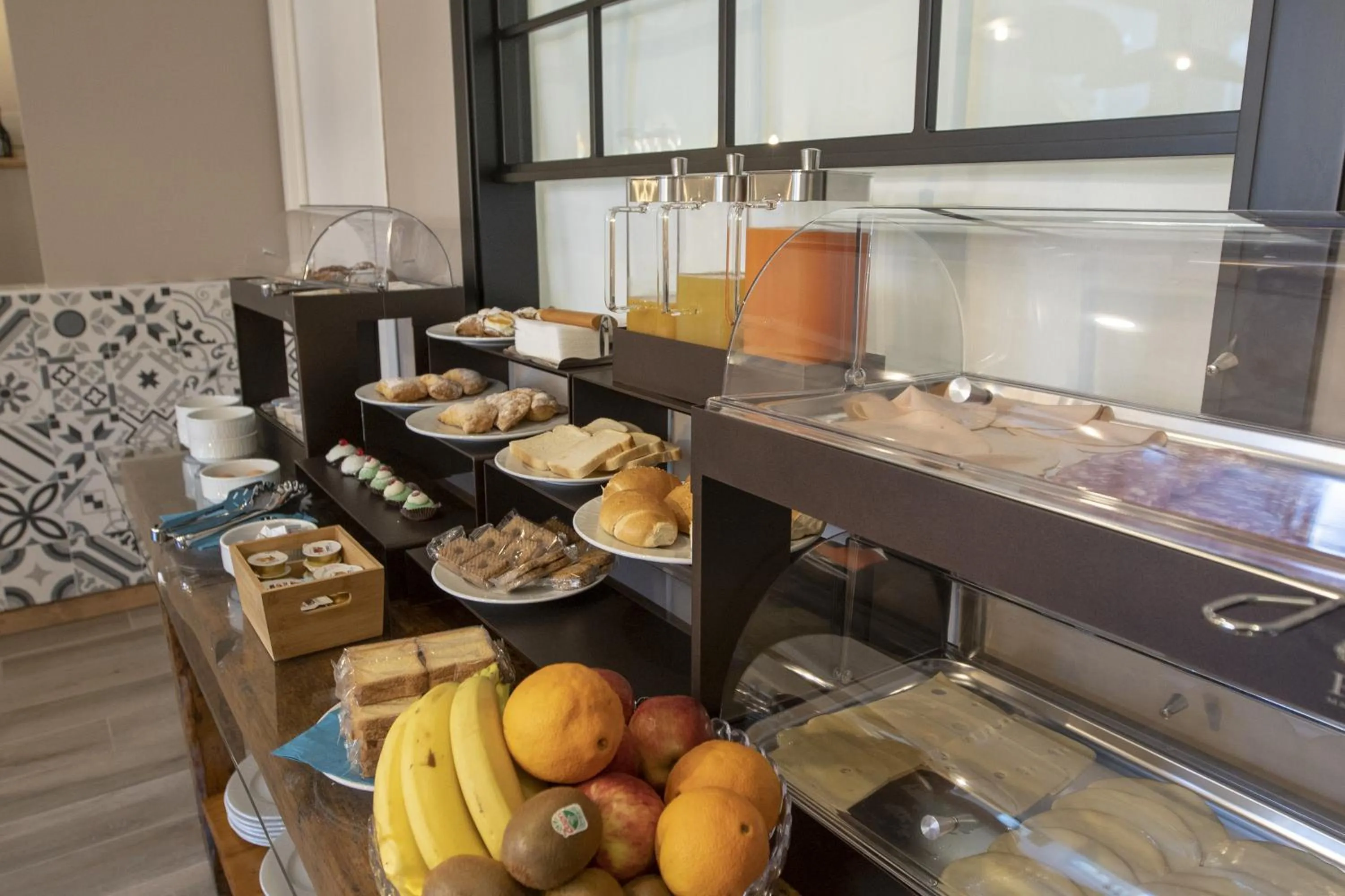 Food and drinks in Luxmarì Hotel & Spa