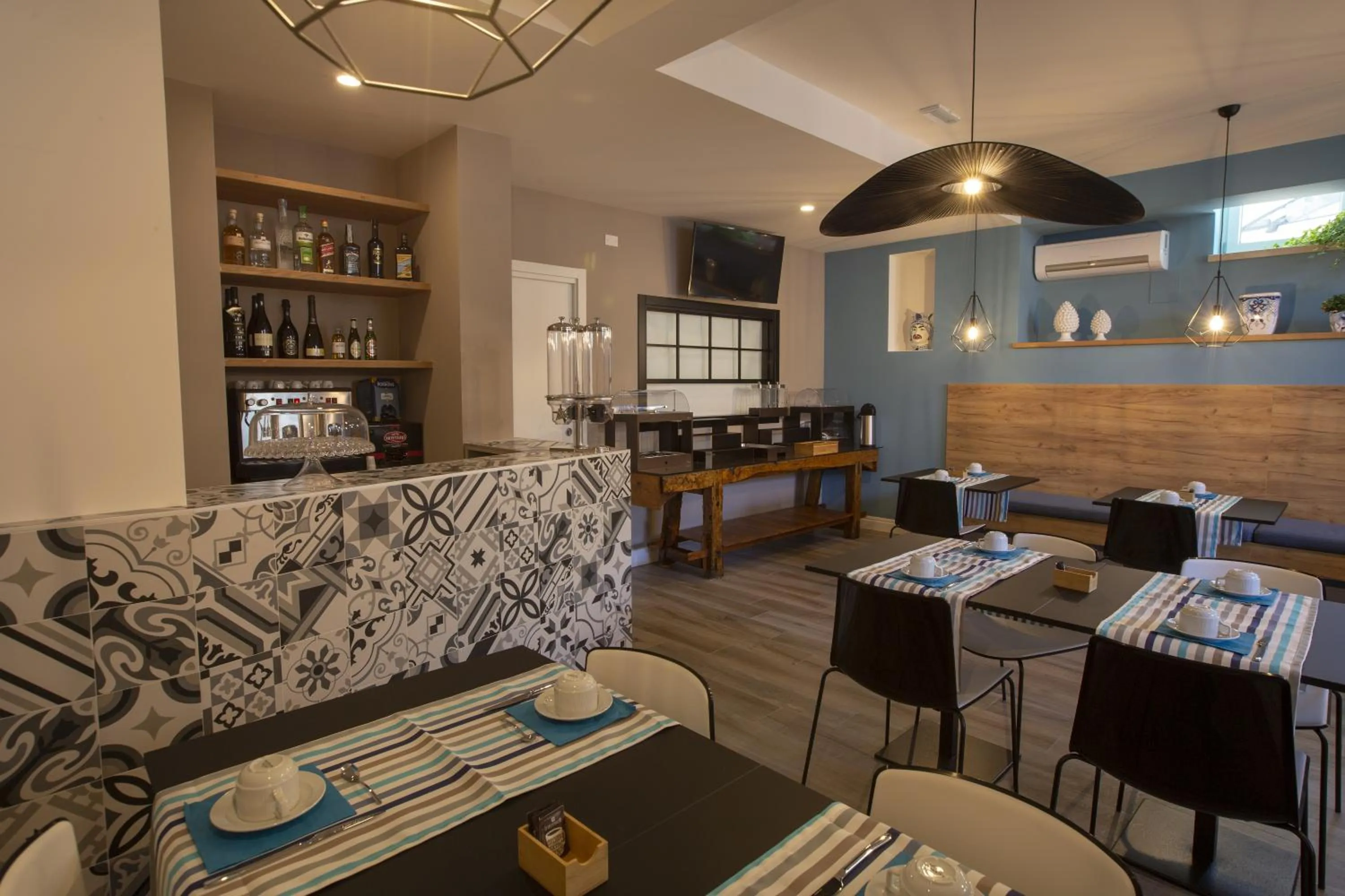 Lounge or bar in Luxmarì Hotel & Spa