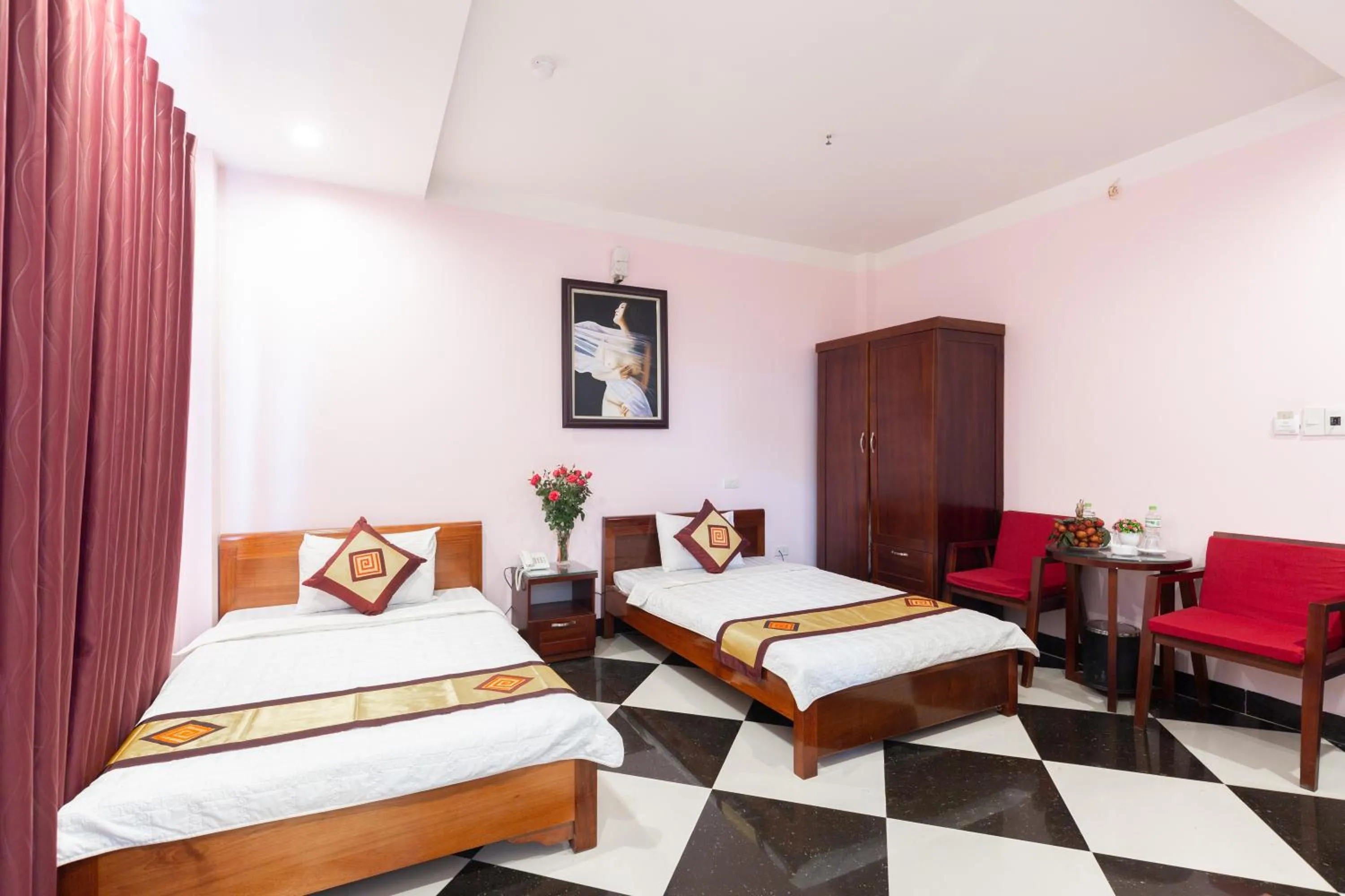 Photo of the whole room, Bed in Titanic 2 Hotel