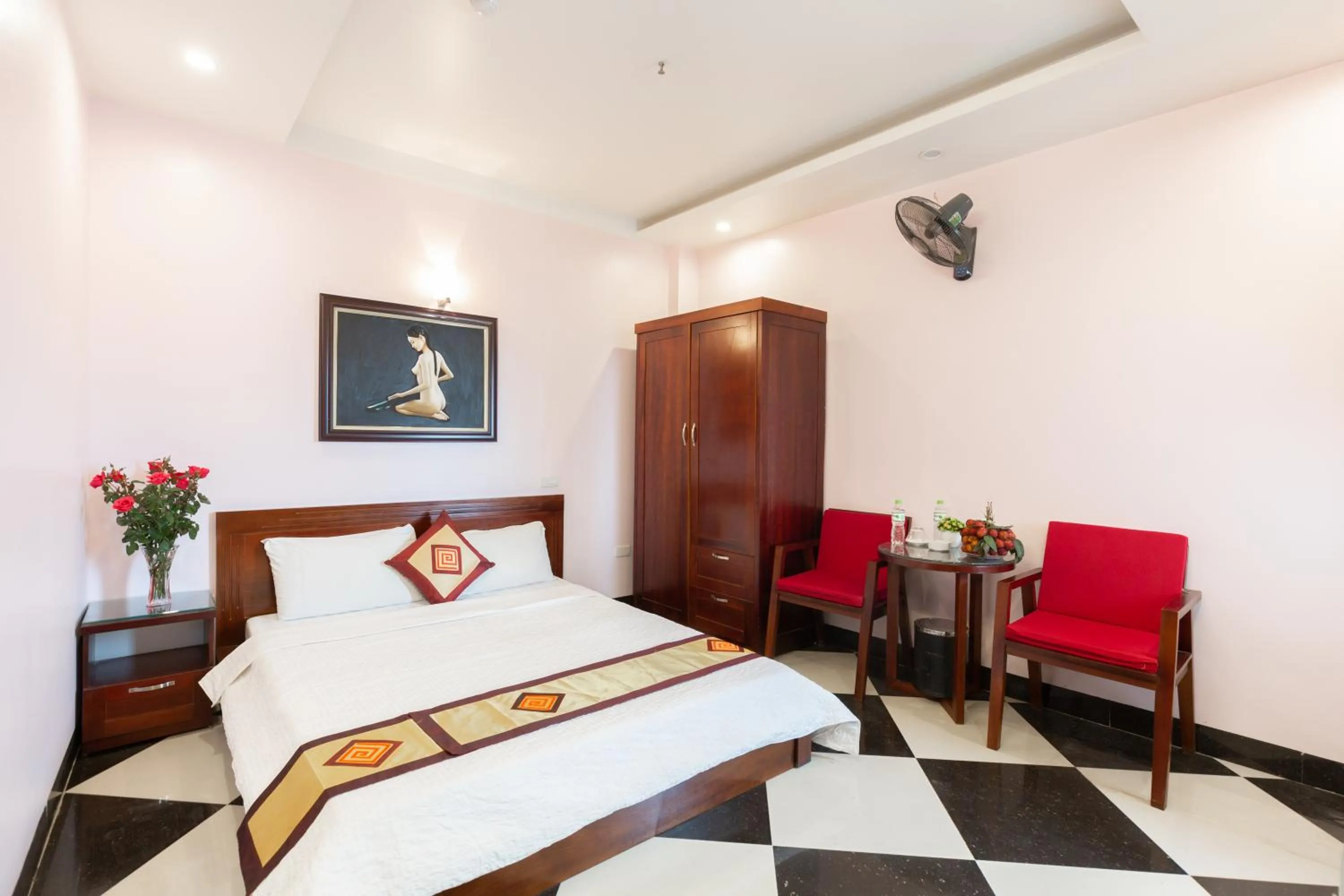 Bed in Titanic 2 Hotel