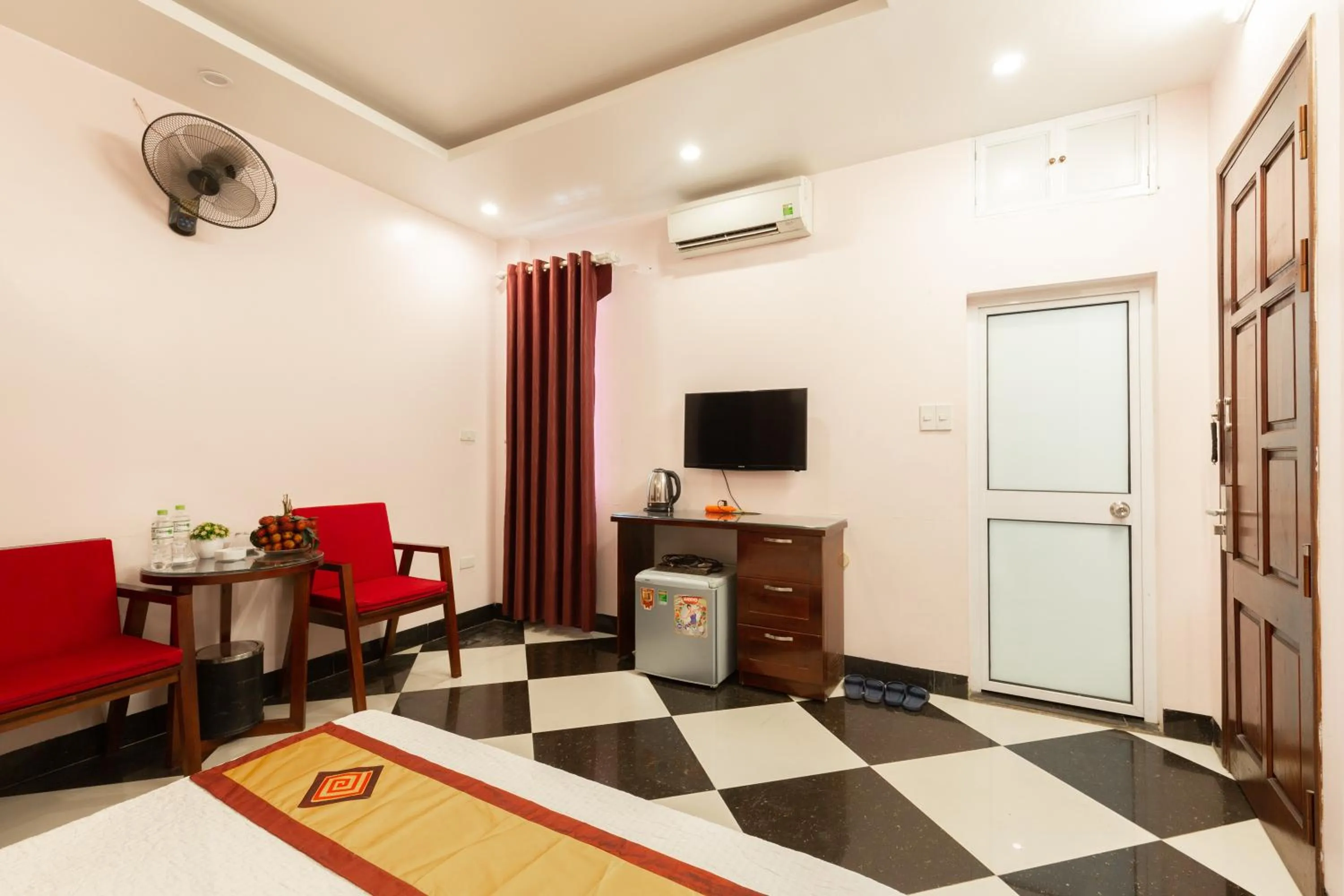 Bedroom in Titanic 2 Hotel