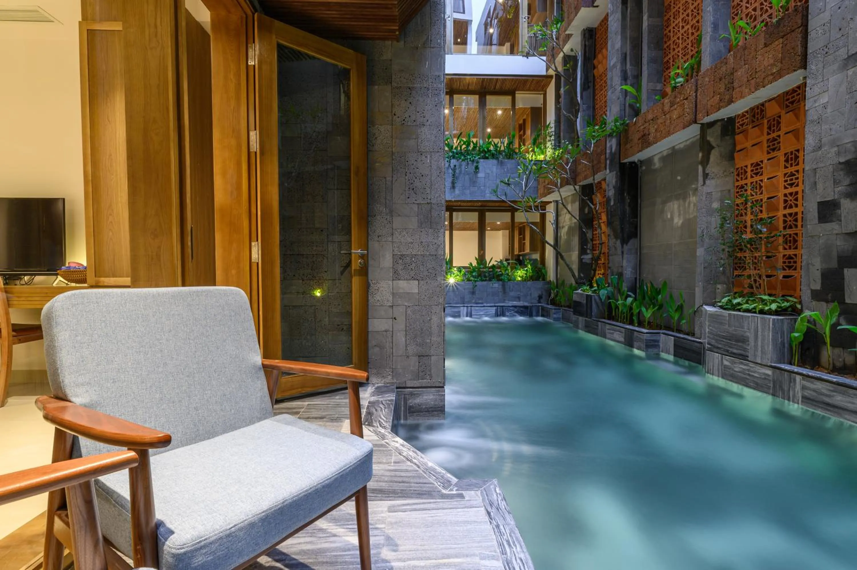 Toilet in Daisy Boutique Hotel