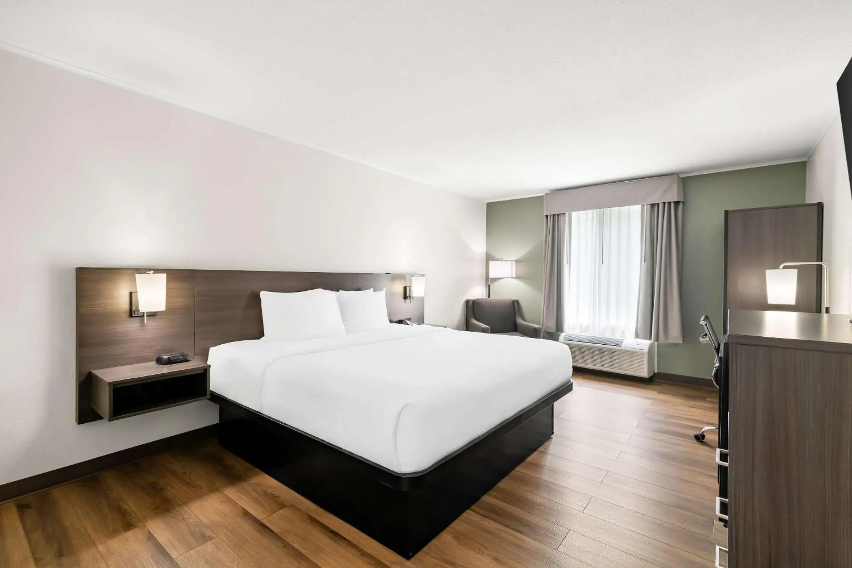 King Room - Non-Smoking in Quality Inn Merrimack - Nashua King Room - Non-Smoking in Quality Inn Merrimack - Nashua