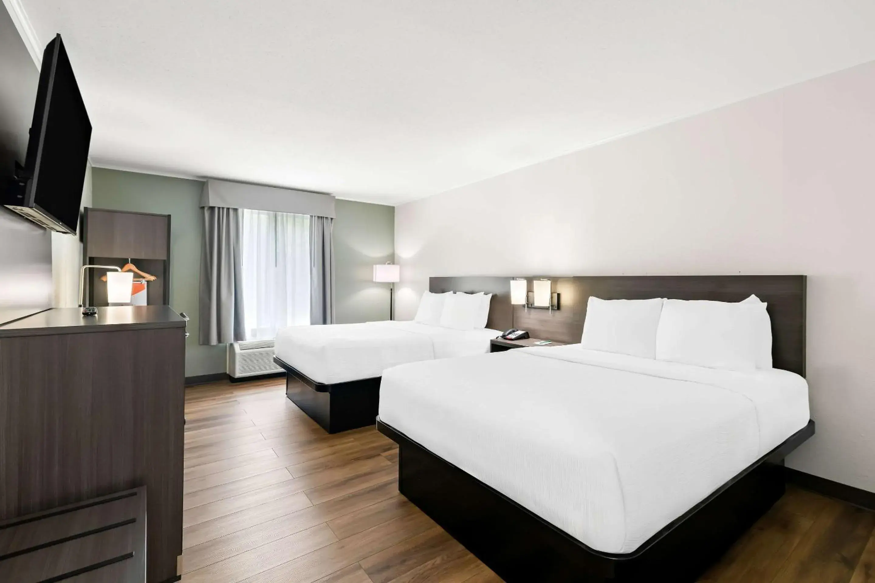 Bedroom, Bed in Quality Inn Merrimack - Nashua Bedroom, Bed in Quality Inn Merrimack - Nashua