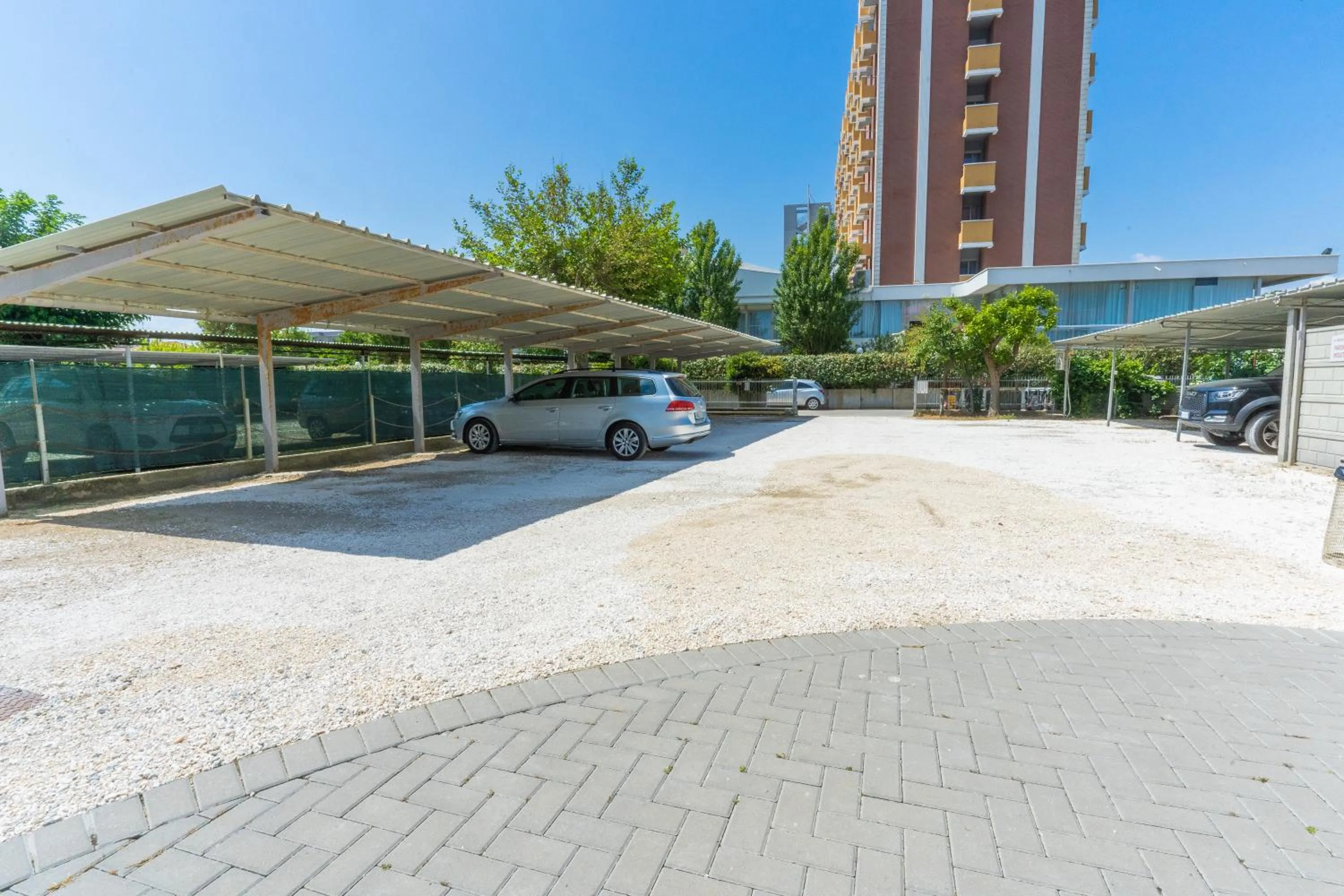 Parking in Hotel Croce Del Sud